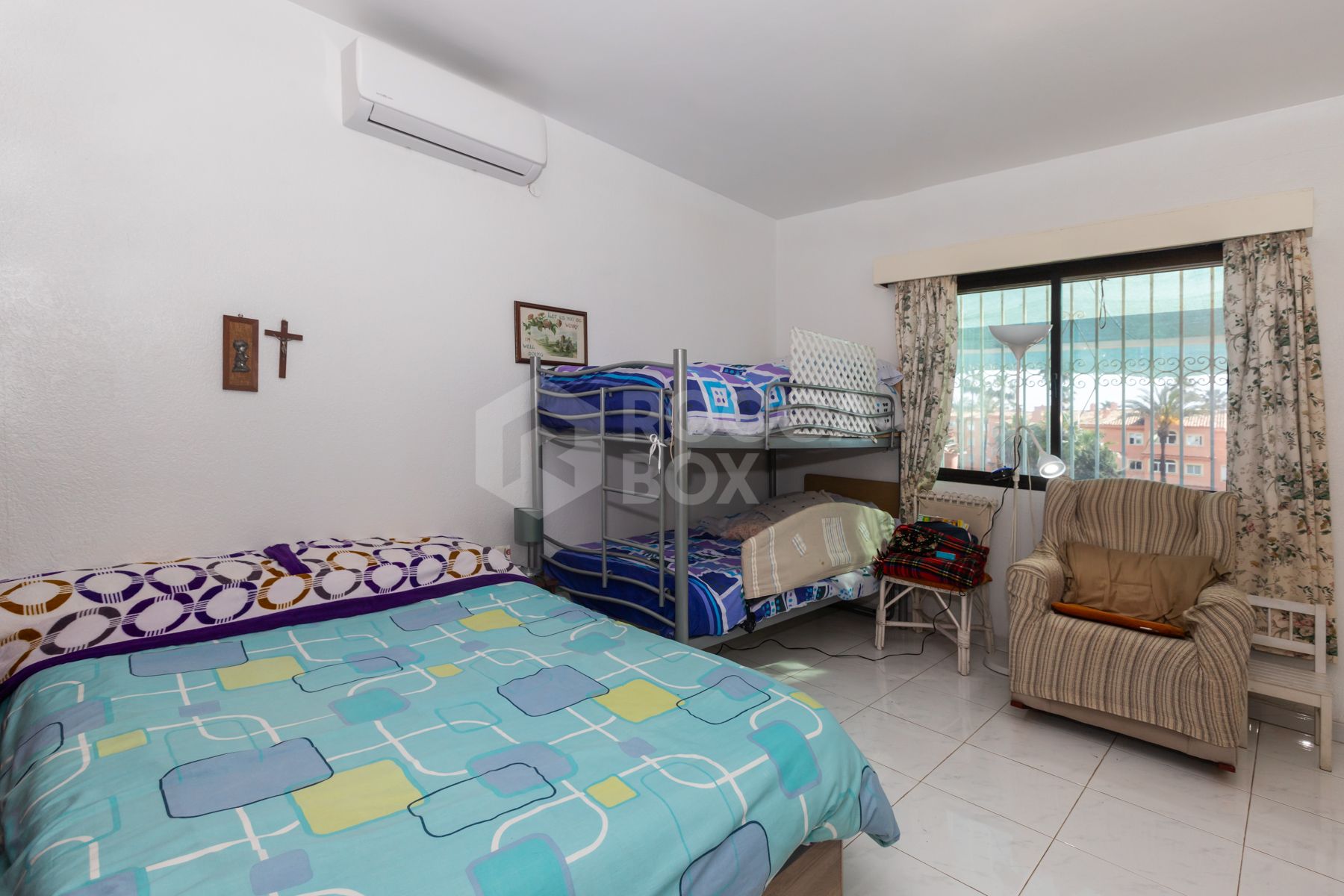 Villa with pool in Urb. Buenas Noches, Estepona