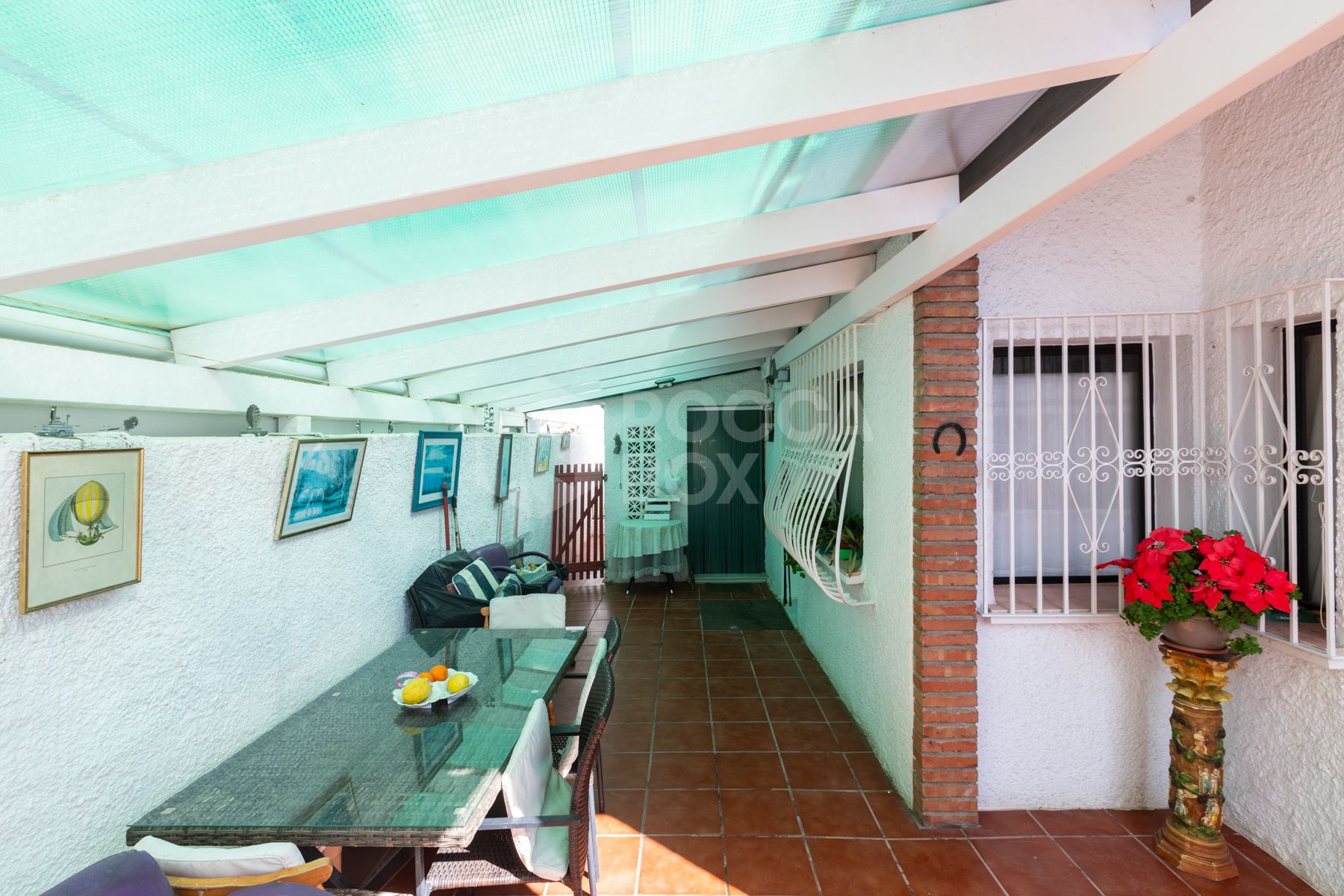 Villa with pool in Urb. Buenas Noches, Estepona