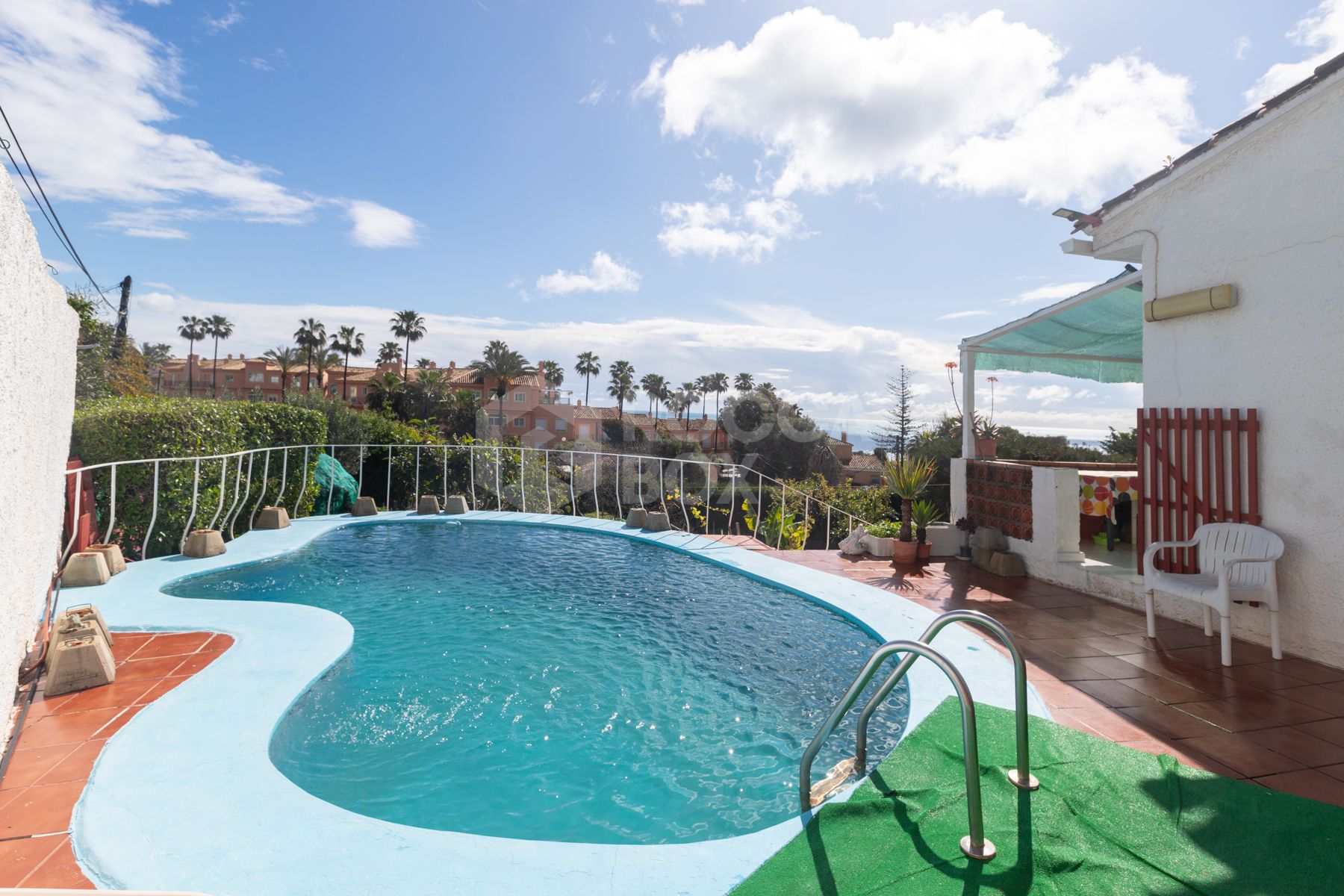 Villa with pool in Urb. Buenas Noches, Estepona