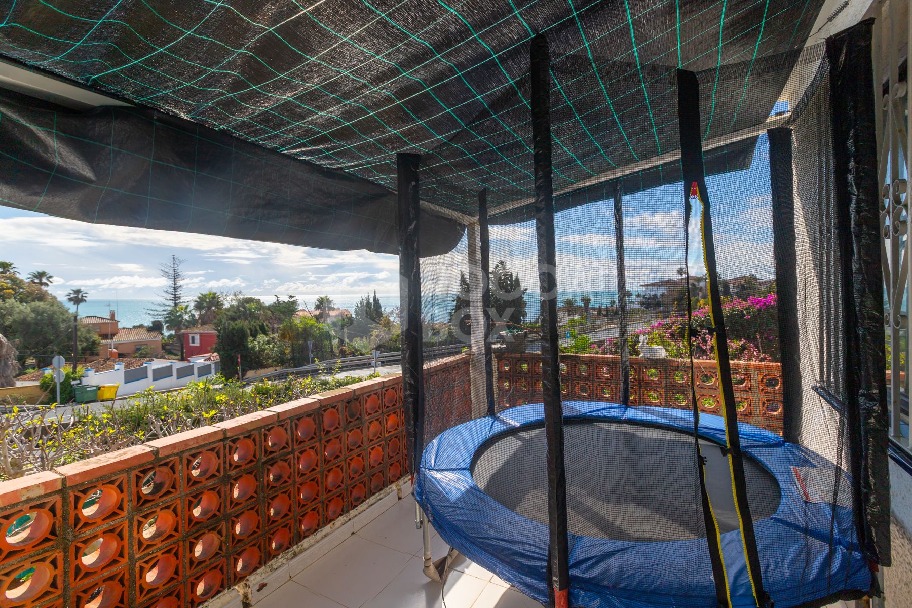Villa with pool in Urb. Buenas Noches, Estepona