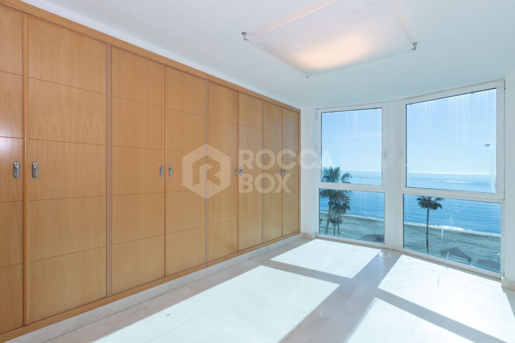 Apartment with sea views in the center, Estepona