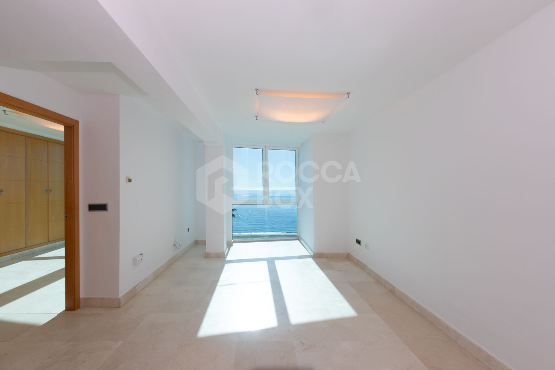 Apartment with sea views in the center, Estepona