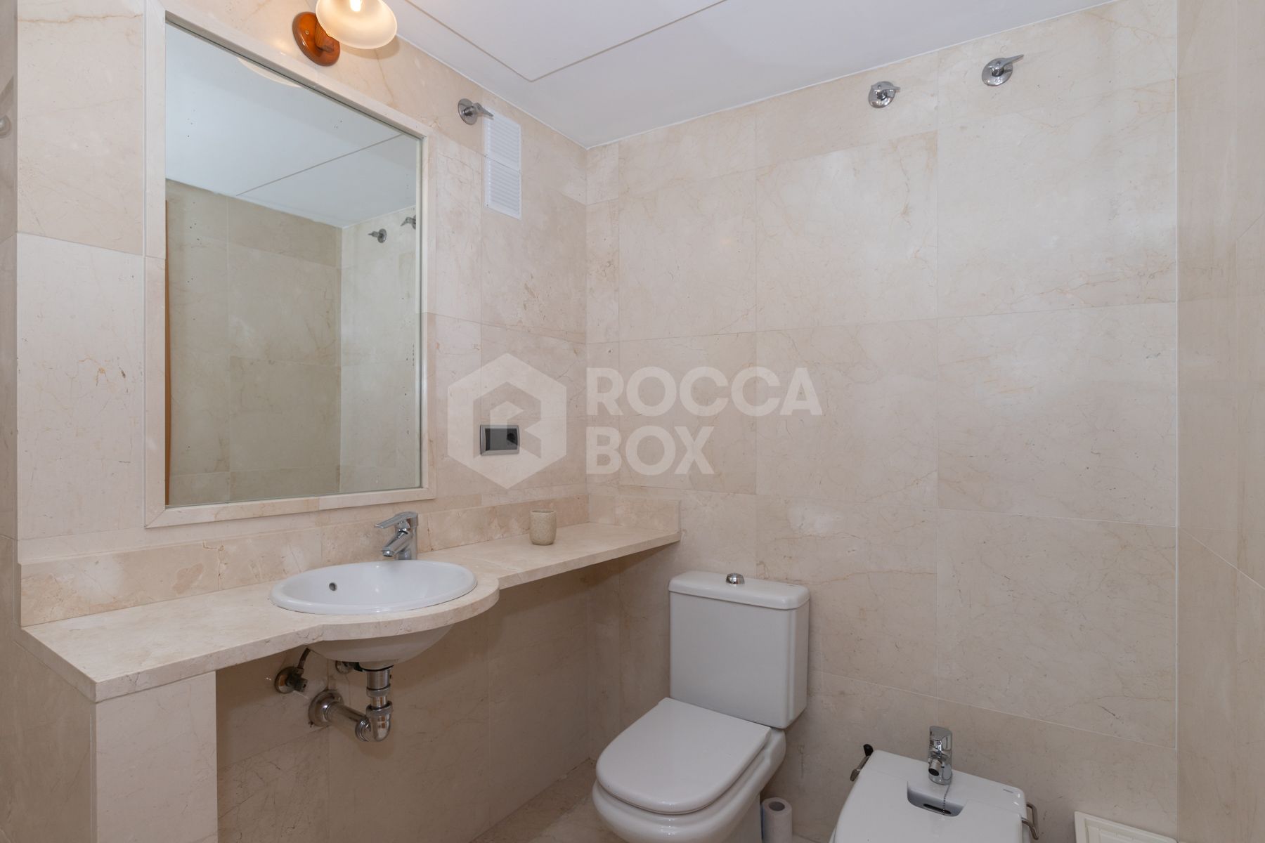 Apartment with sea views in the center, Estepona