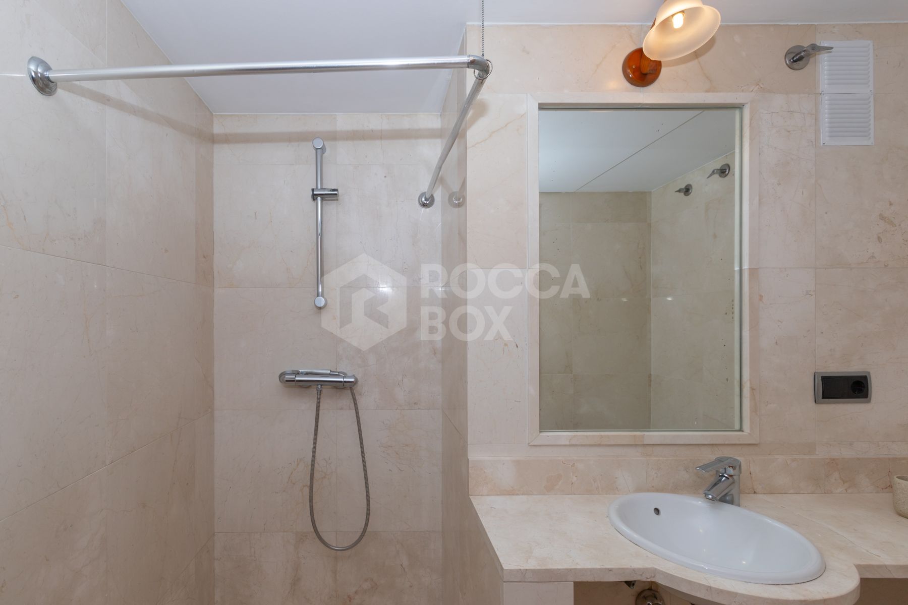 Apartment with sea views in the center, Estepona