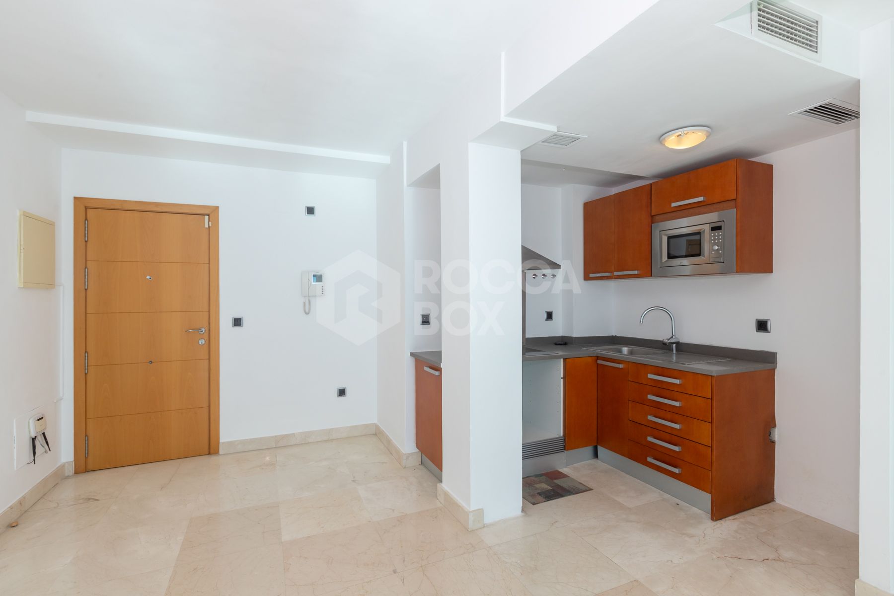 Apartment with sea views in the center, Estepona