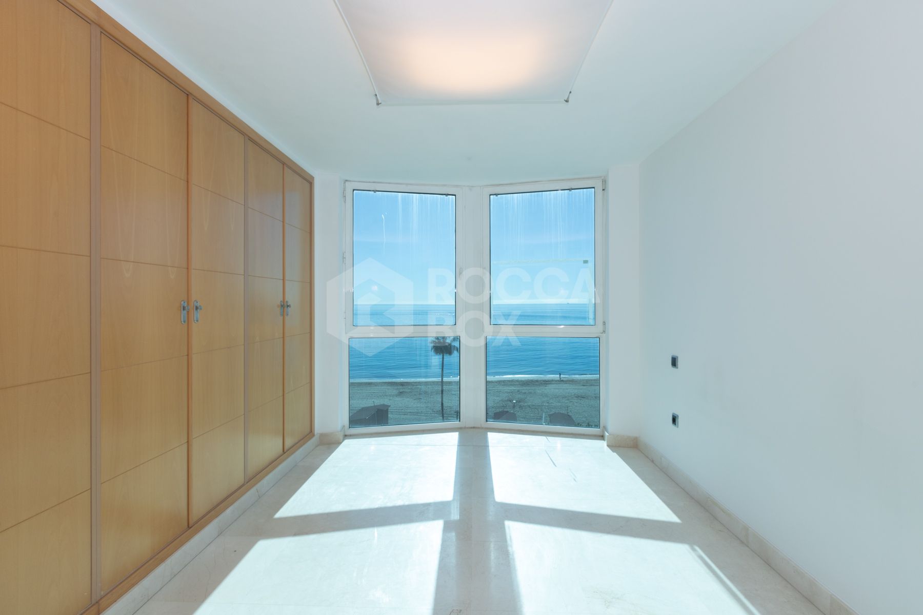 Apartment with sea views in the center, Estepona