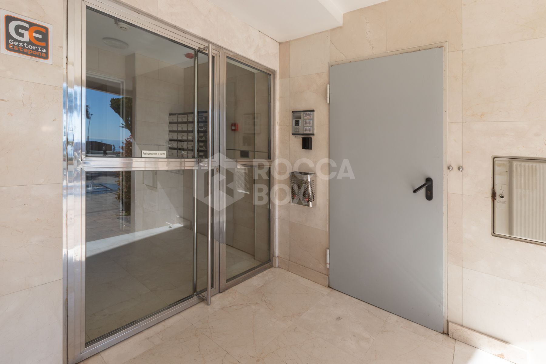 Apartment with sea views in the center, Estepona