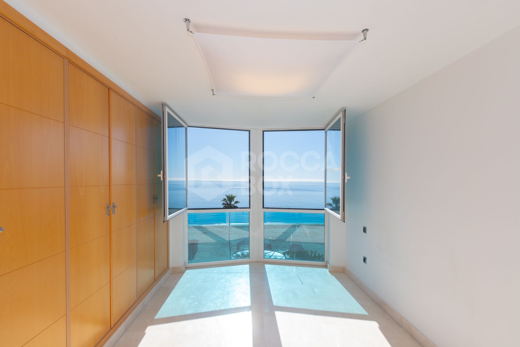 Apartment with sea views in the center, Estepona