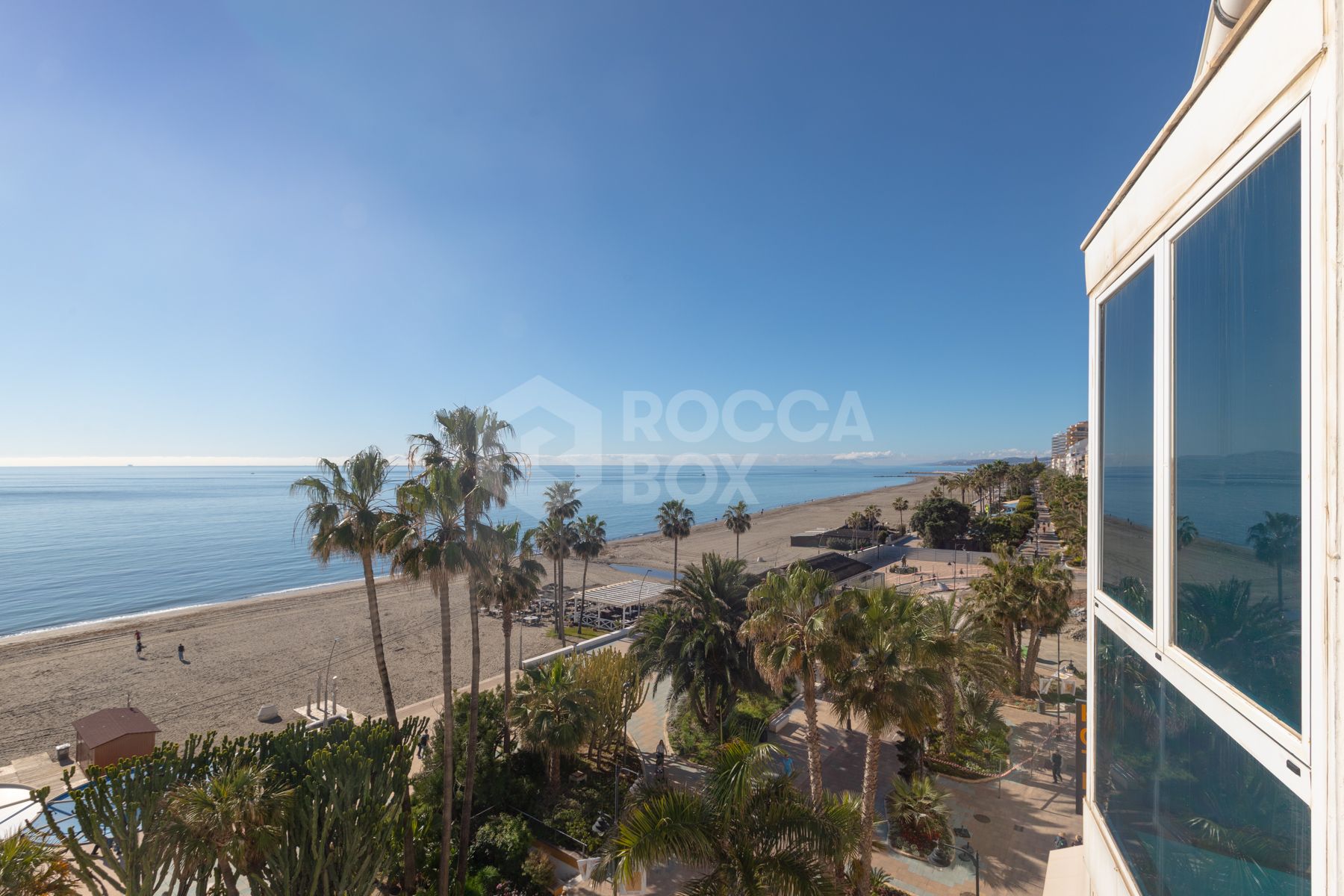 Apartment with sea views in the center, Estepona