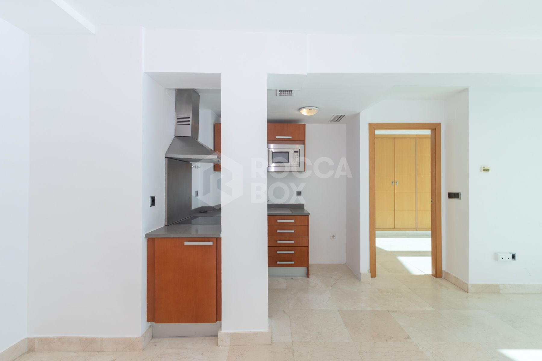 Apartment with sea views in the center, Estepona