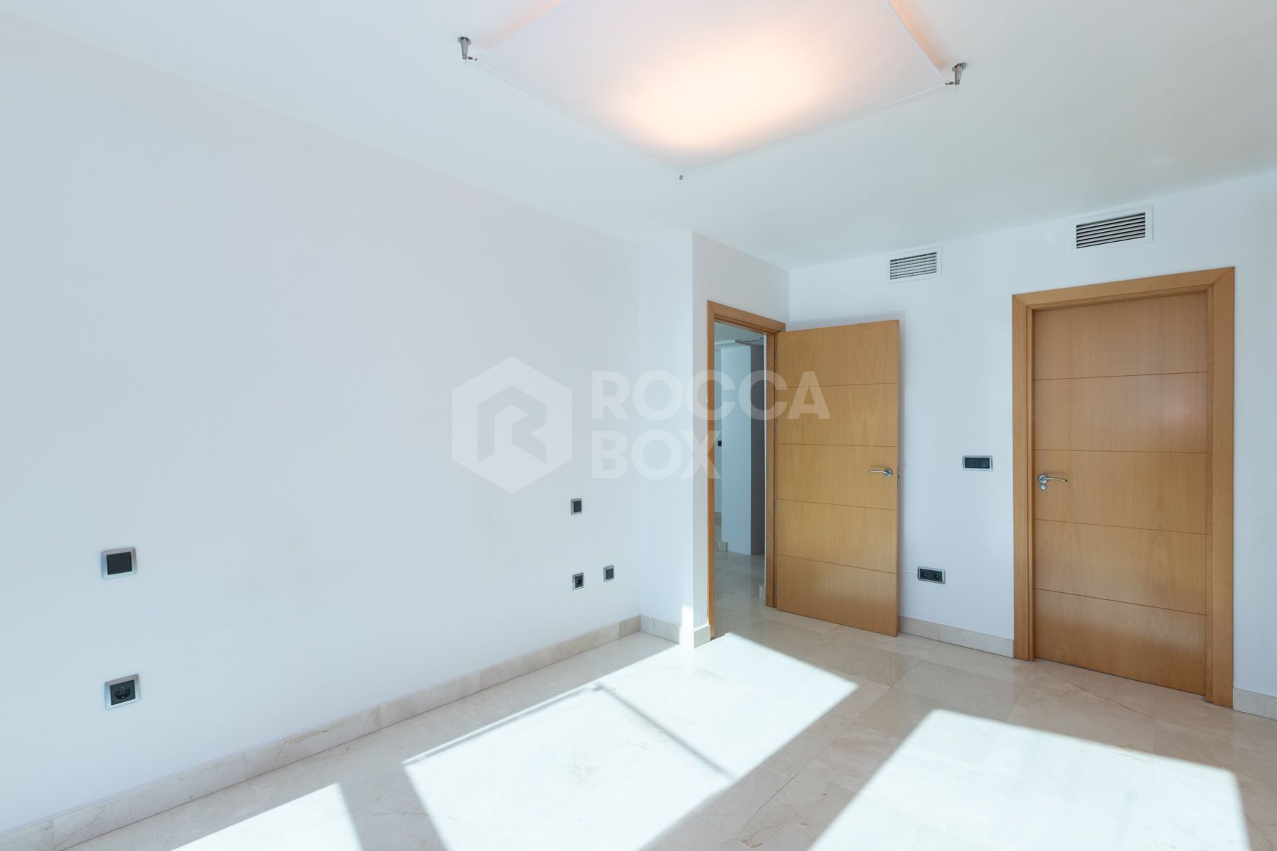 Apartment with sea views in the center, Estepona