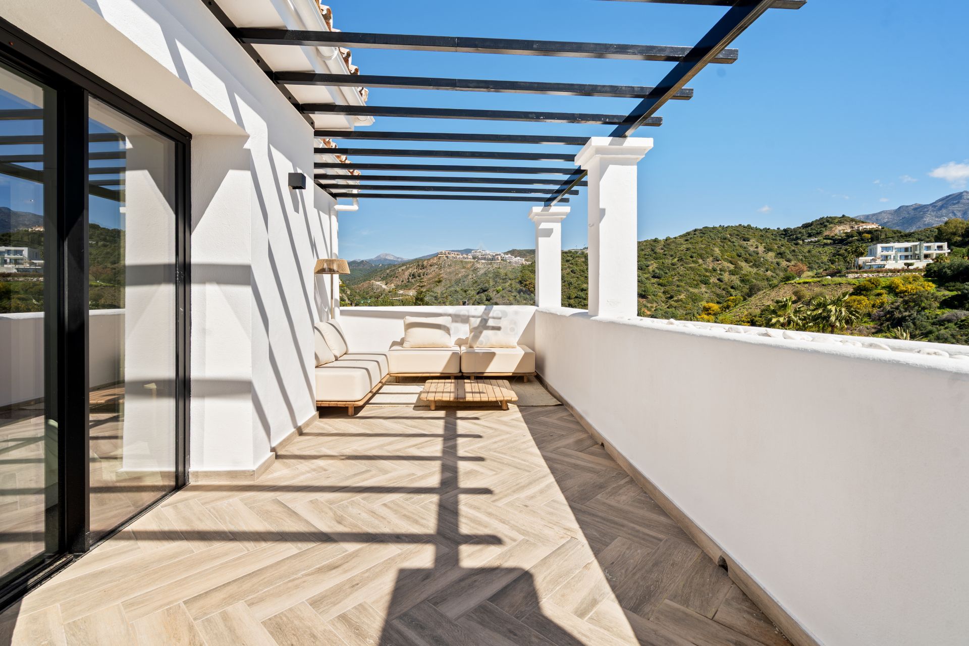 Penthouse in Los Arcos (La Quinta), Benahavis