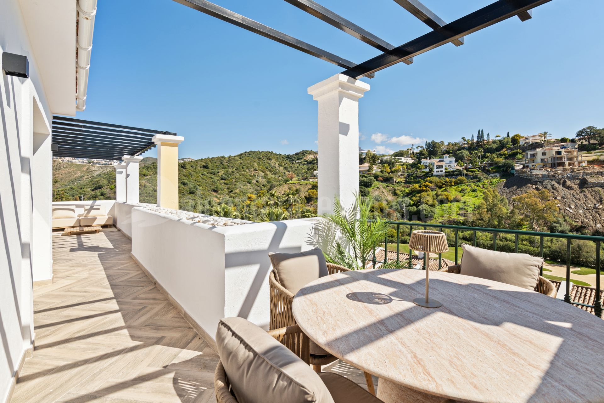 Ático en Los Arcos (La Quinta), Benahavis