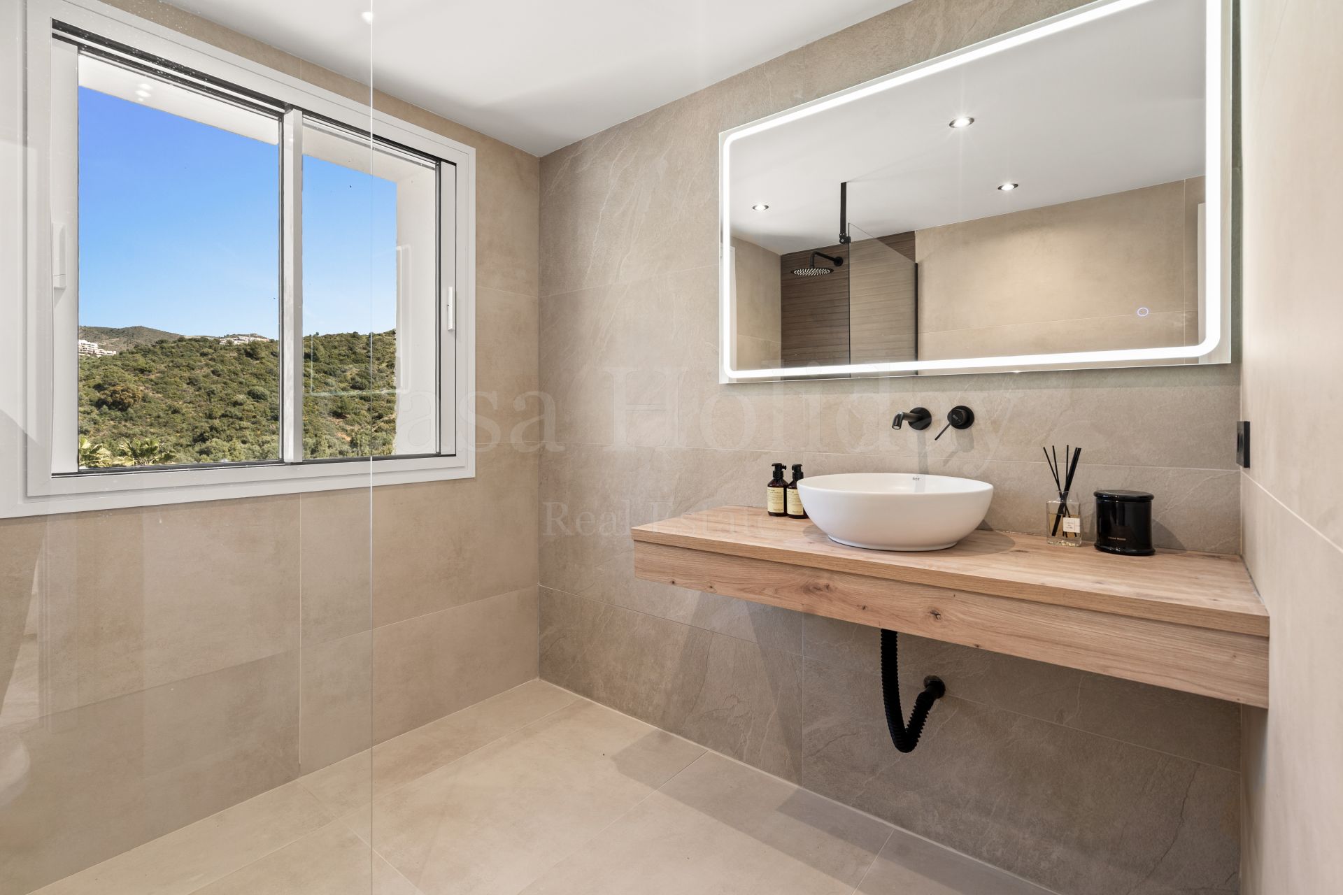 Penthouse in Los Arcos (La Quinta), Benahavis
