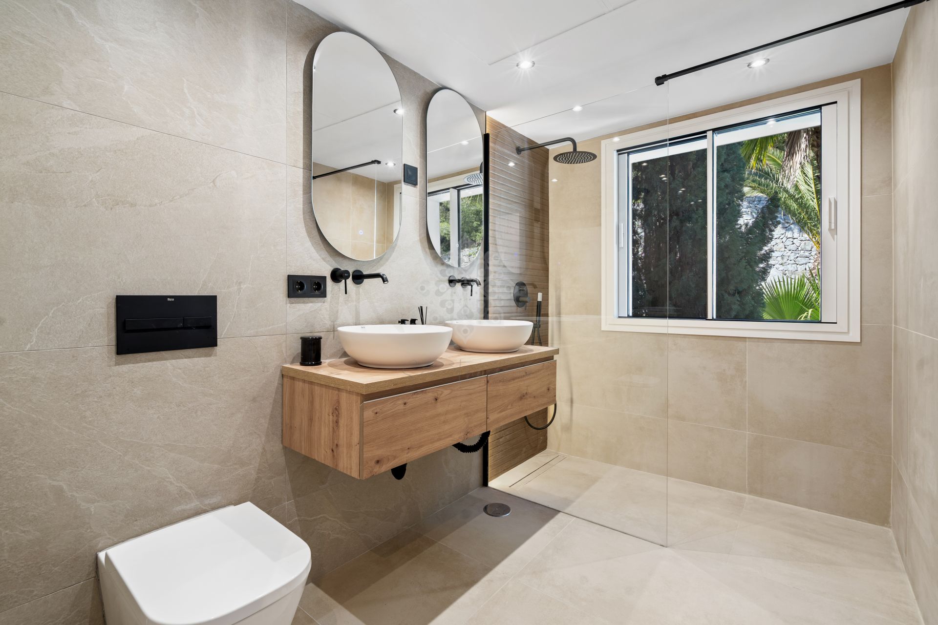 Penthouse in Los Arcos (La Quinta), Benahavis