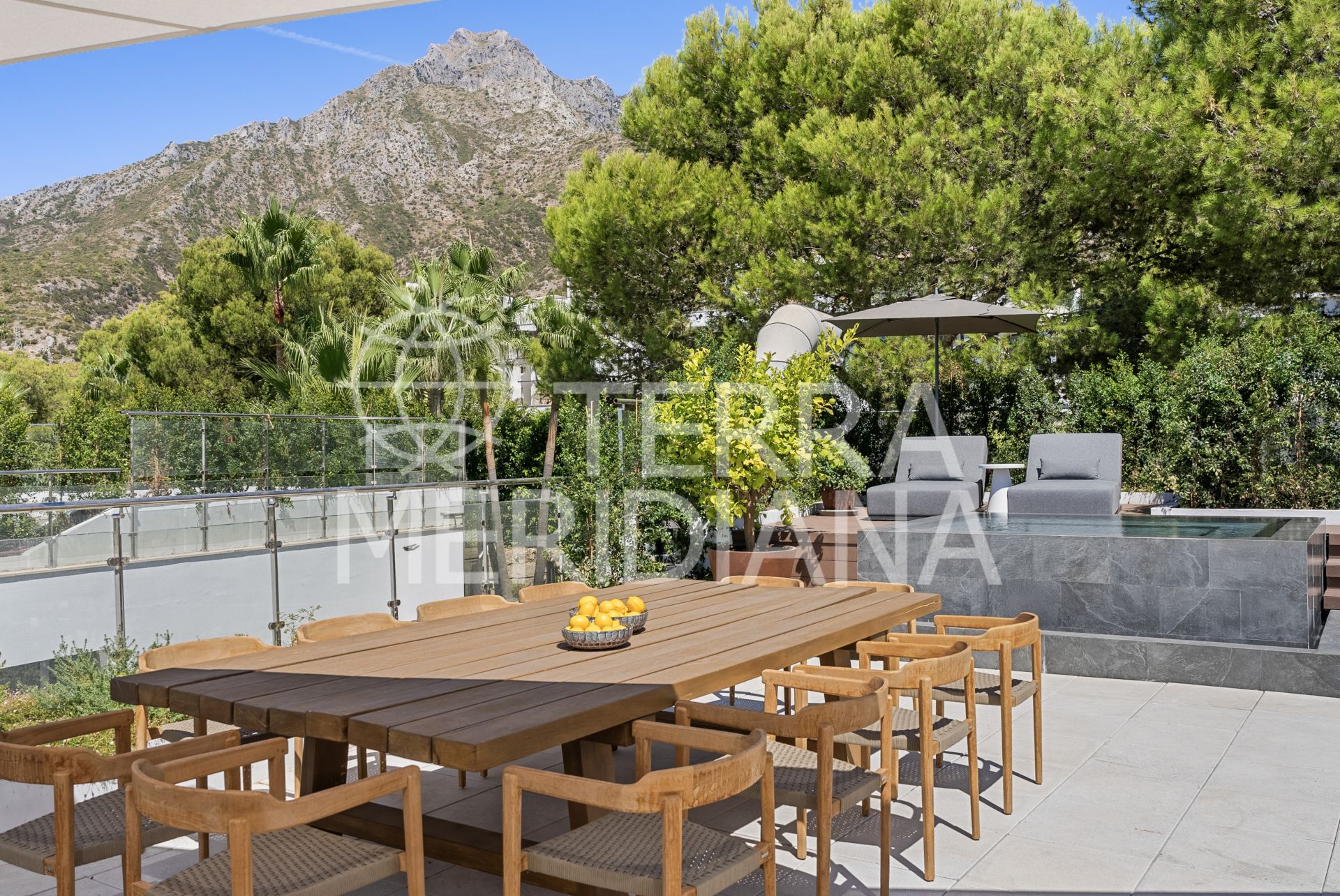 Semi Detached Villa in Sierra Blanca, Marbella