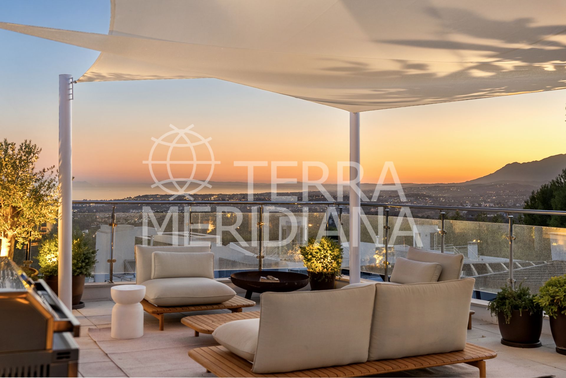 Semi Detached Villa in Sierra Blanca, Marbella