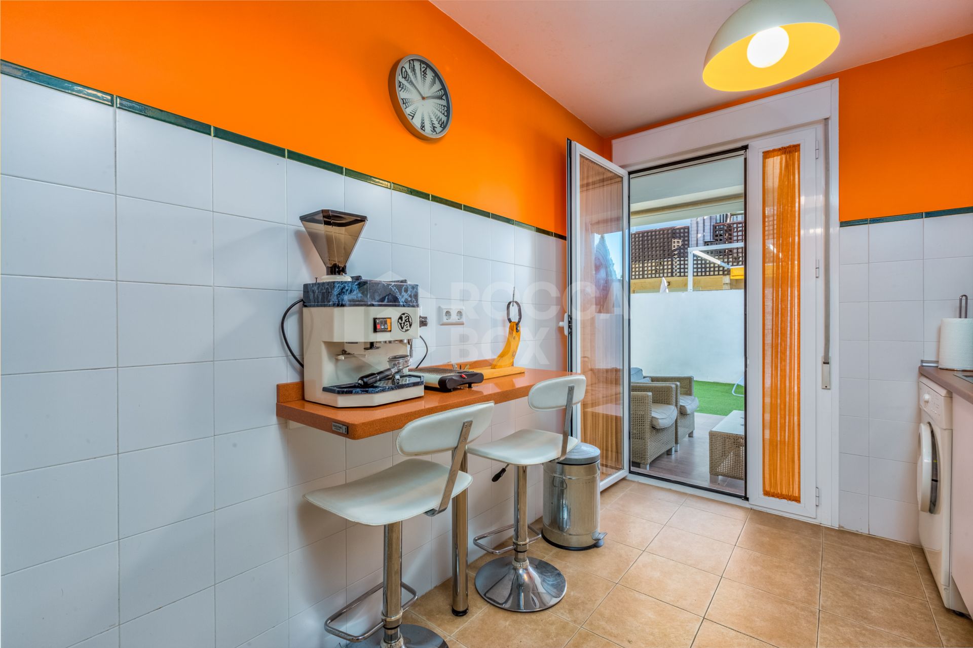 Fantastic LOW PRICE SEMI-DETACHED HOUSE!