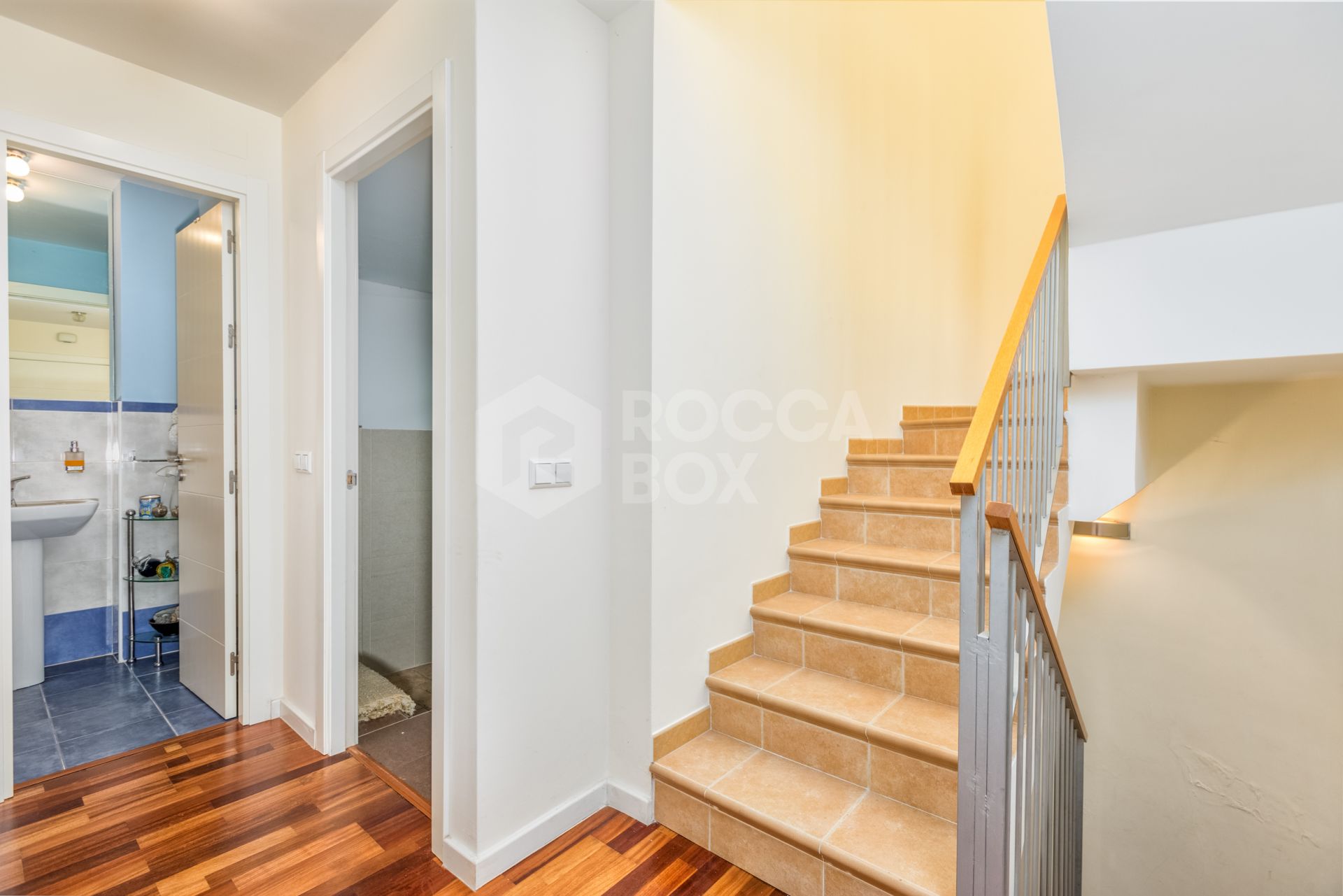 Fantastic LOW PRICE SEMI-DETACHED HOUSE!