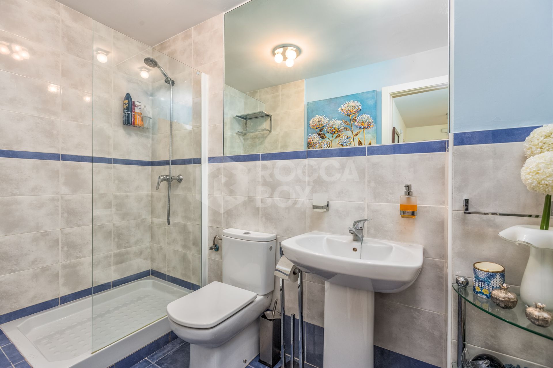 Fantastic LOW PRICE SEMI-DETACHED HOUSE!