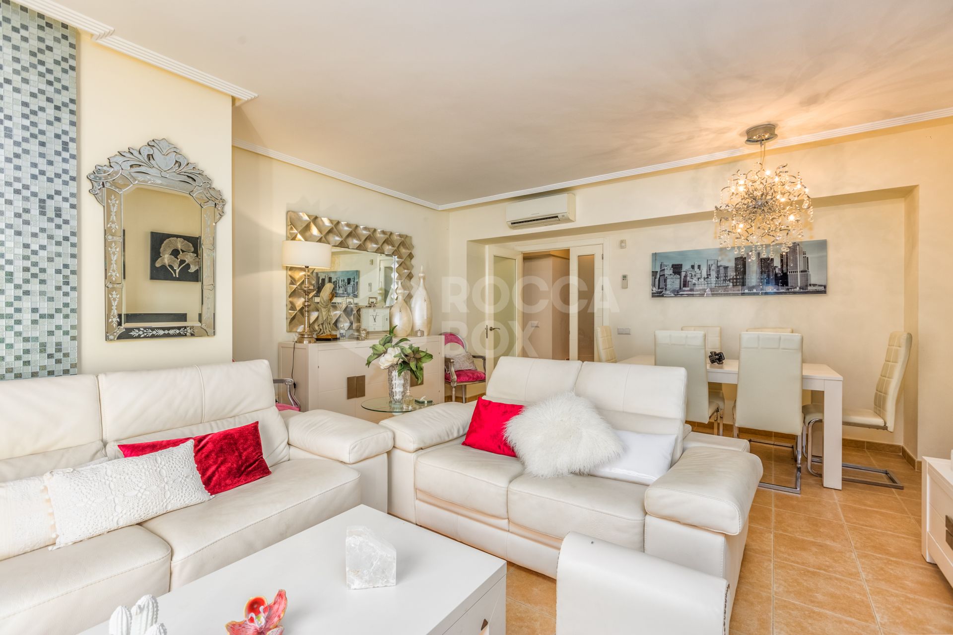 Fantastic LOW PRICE SEMI-DETACHED HOUSE!