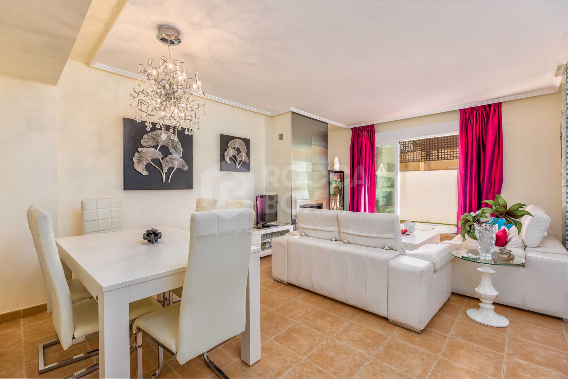Fantastic LOW PRICE SEMI-DETACHED HOUSE!