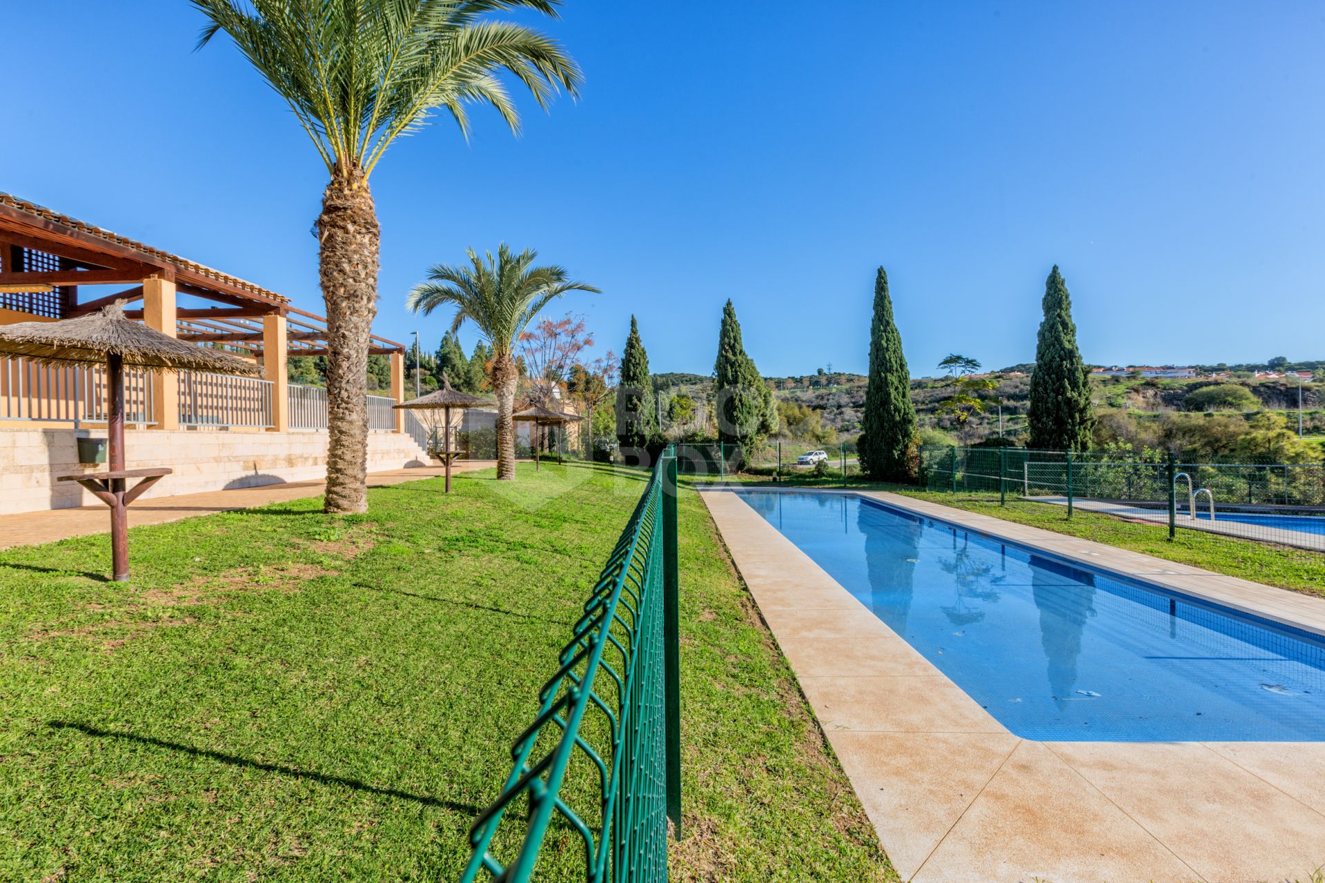 Fantastic LOW PRICE SEMI-DETACHED HOUSE!