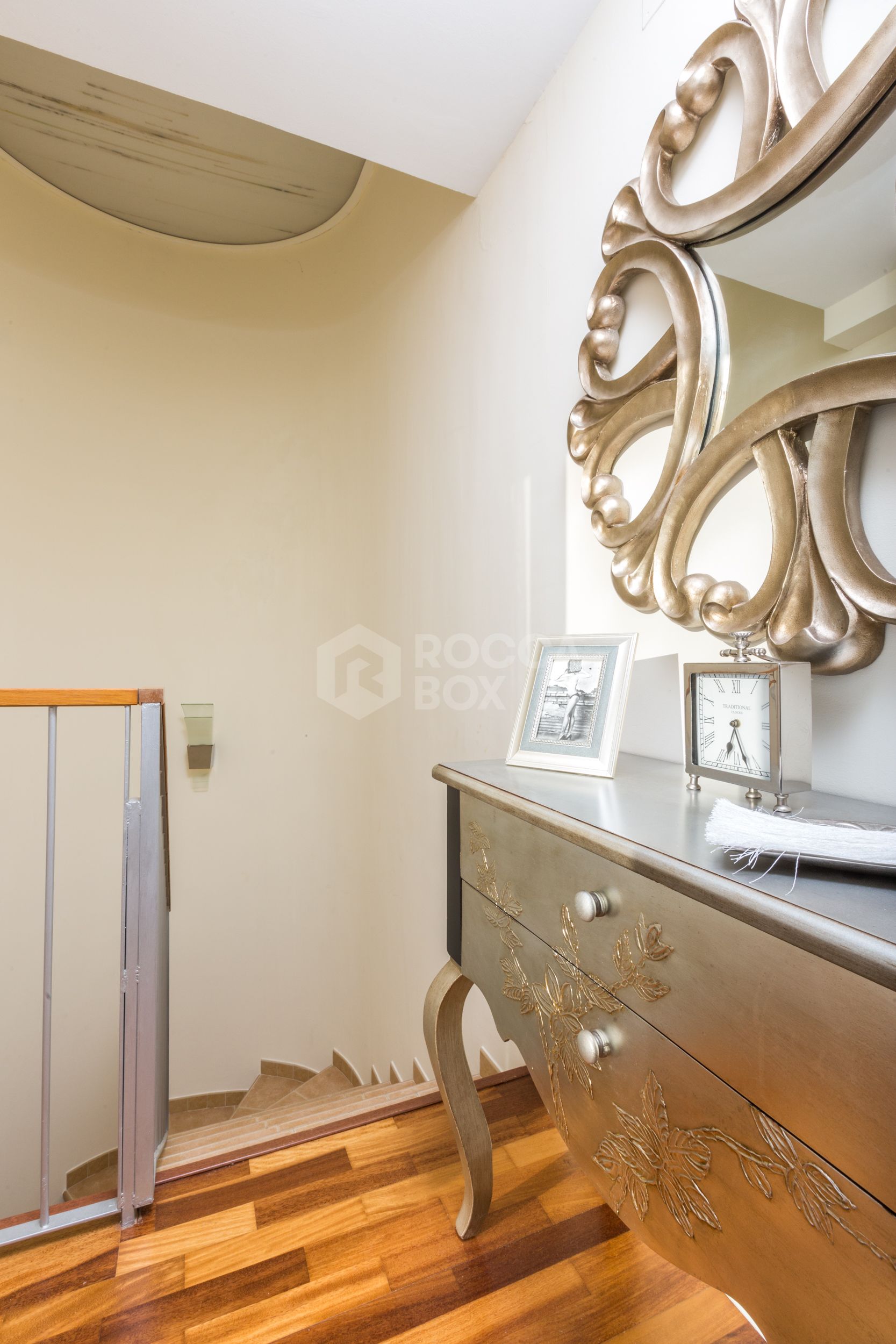 Fantastic LOW PRICE SEMI-DETACHED HOUSE!