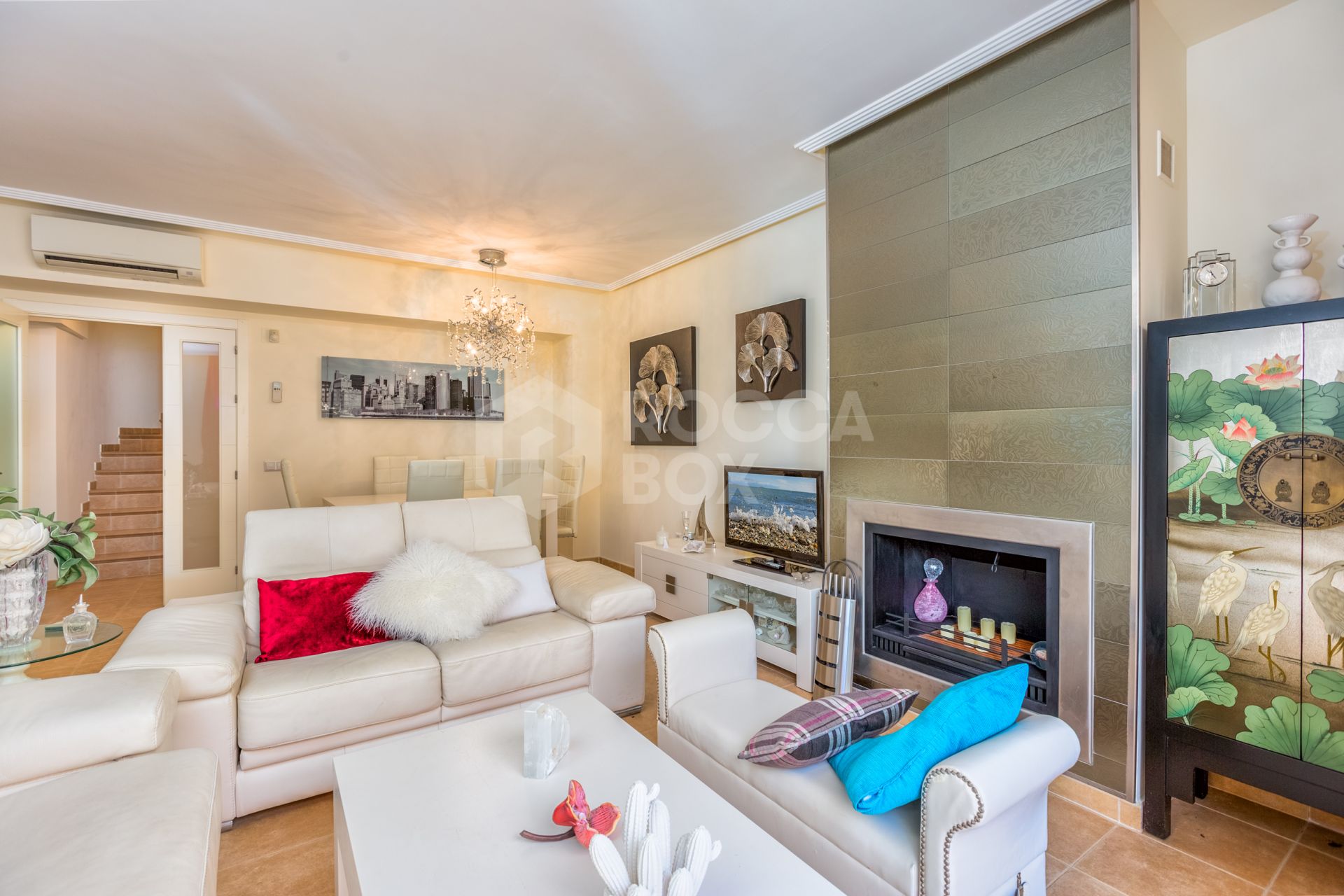 Fantastic LOW PRICE SEMI-DETACHED HOUSE!