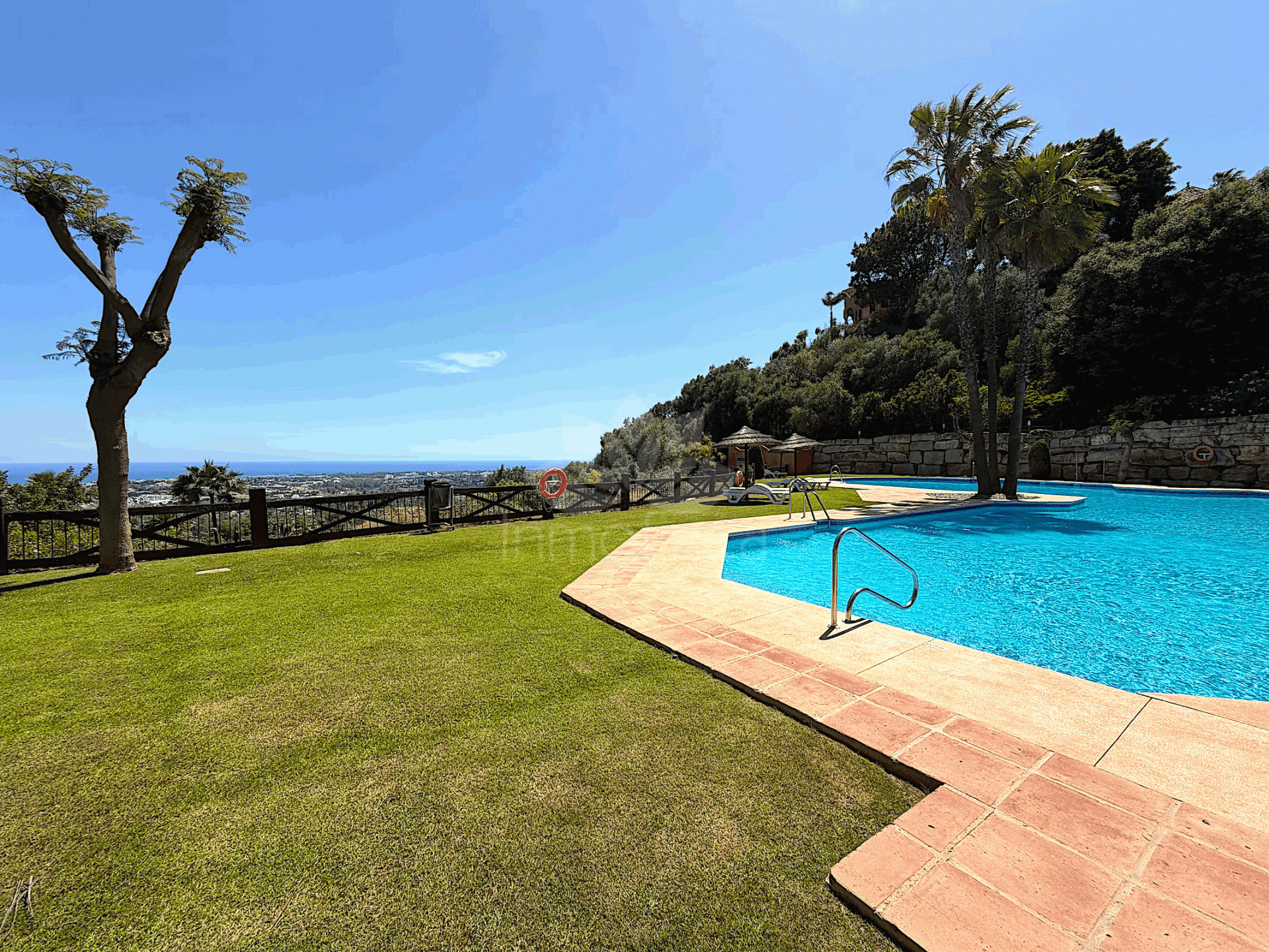 Ground Floor Apartment in Monte Halcones, Benahavis
