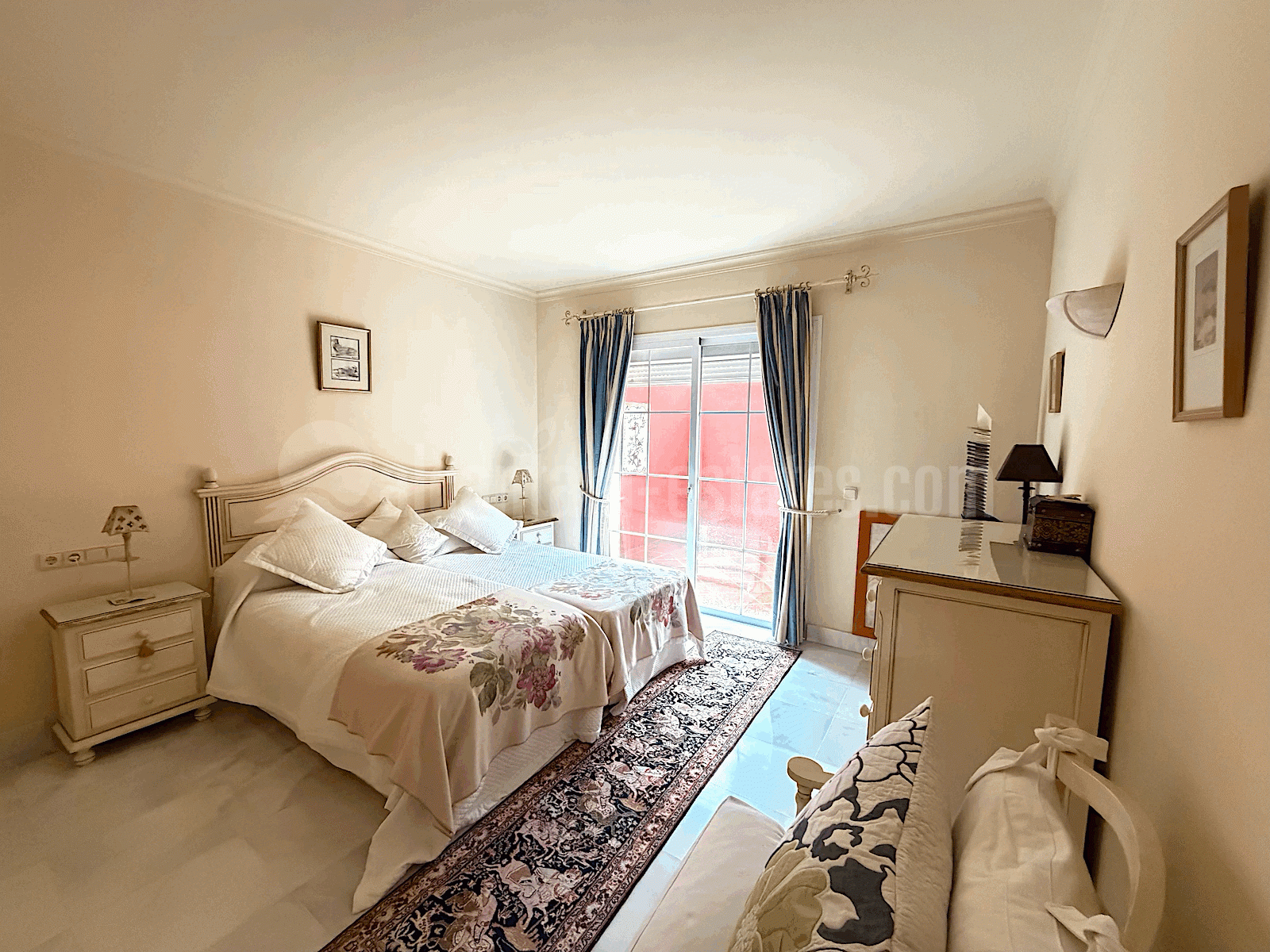 Apartamento Planta Baja en Monte Halcones, Benahavis