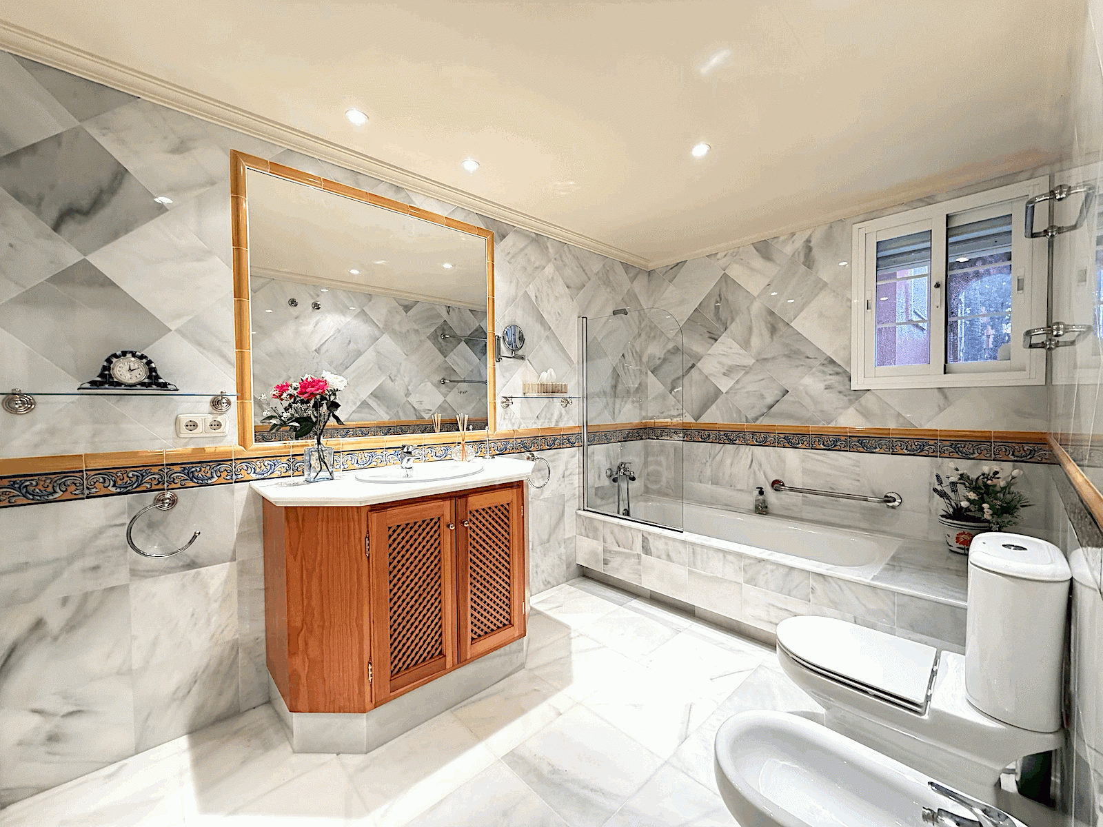 Ground Floor Apartment in Monte Halcones, Benahavis