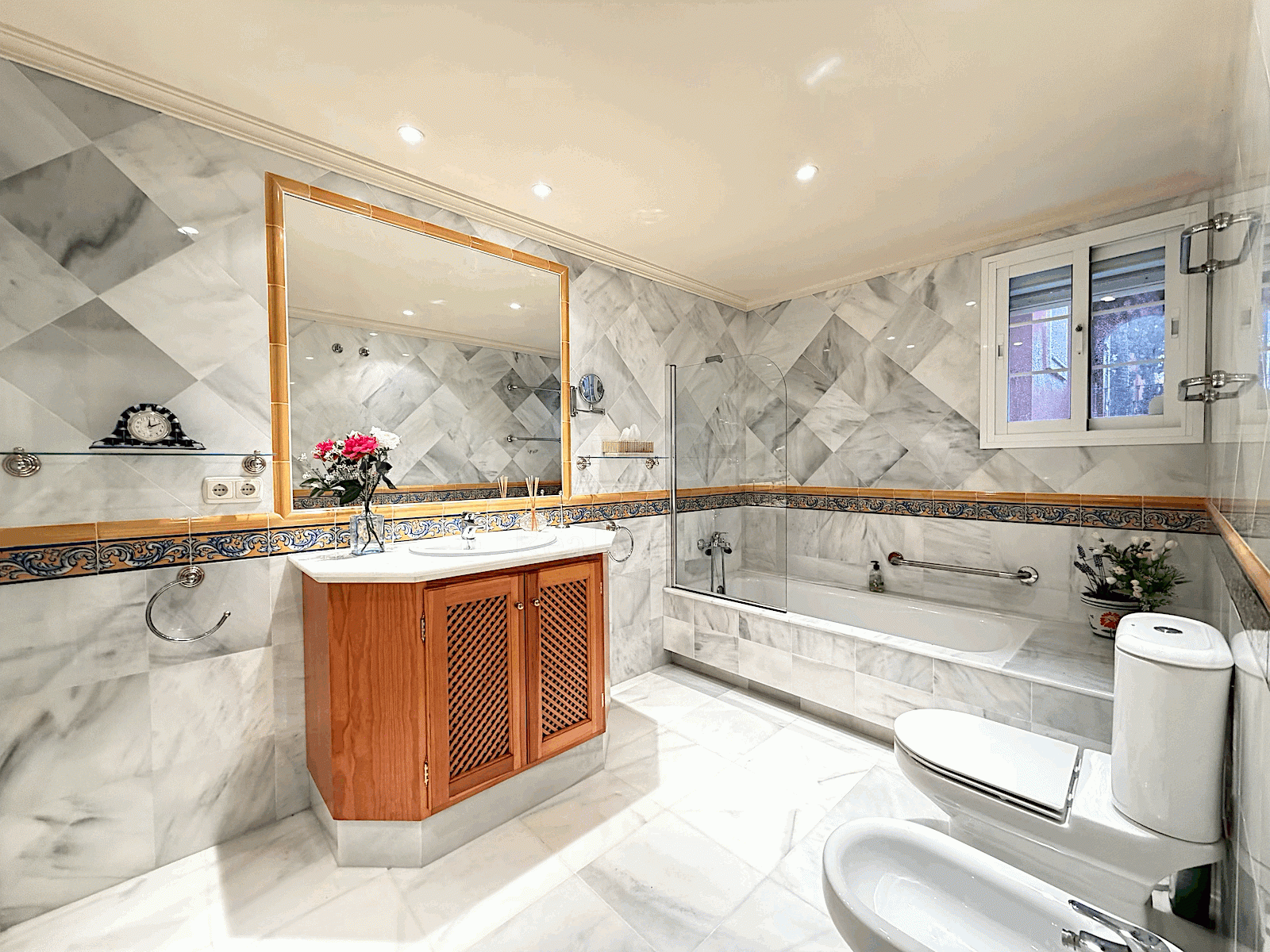 Ground Floor Apartment in Monte Halcones, Benahavis