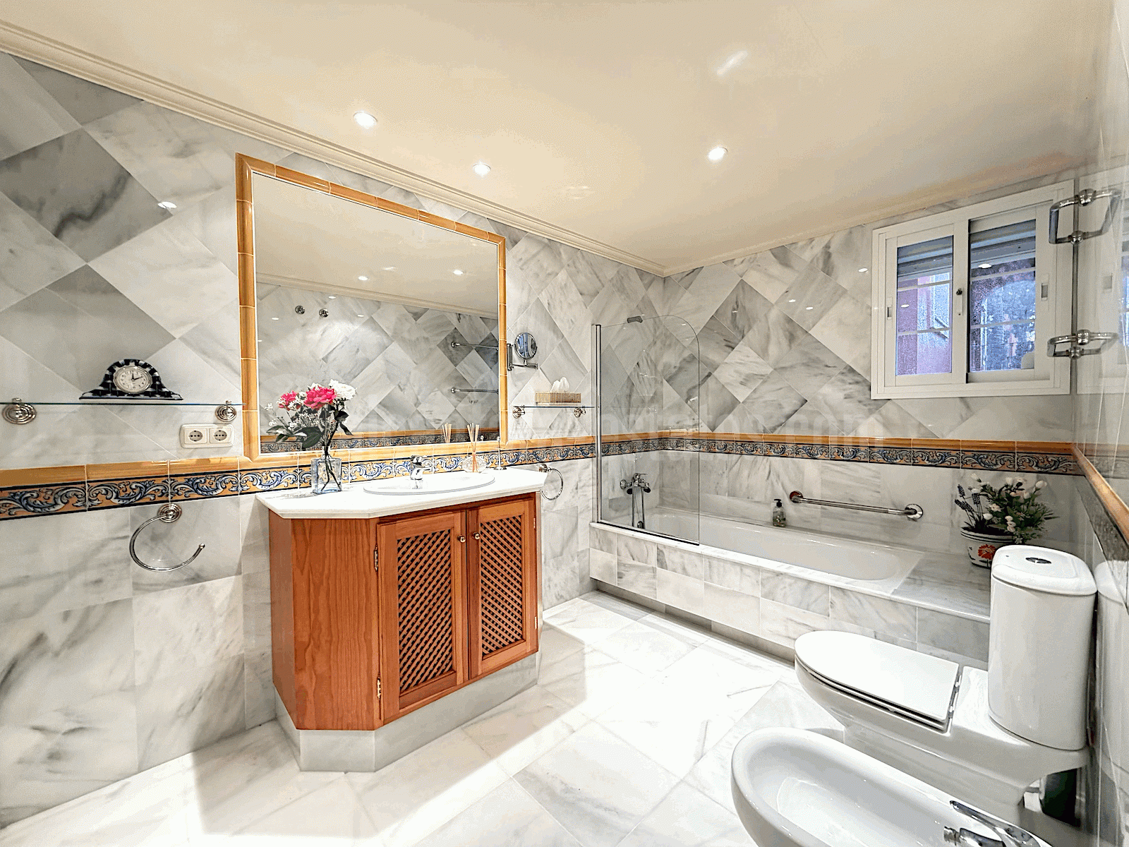 Apartamento Planta Baja en Monte Halcones, Benahavis