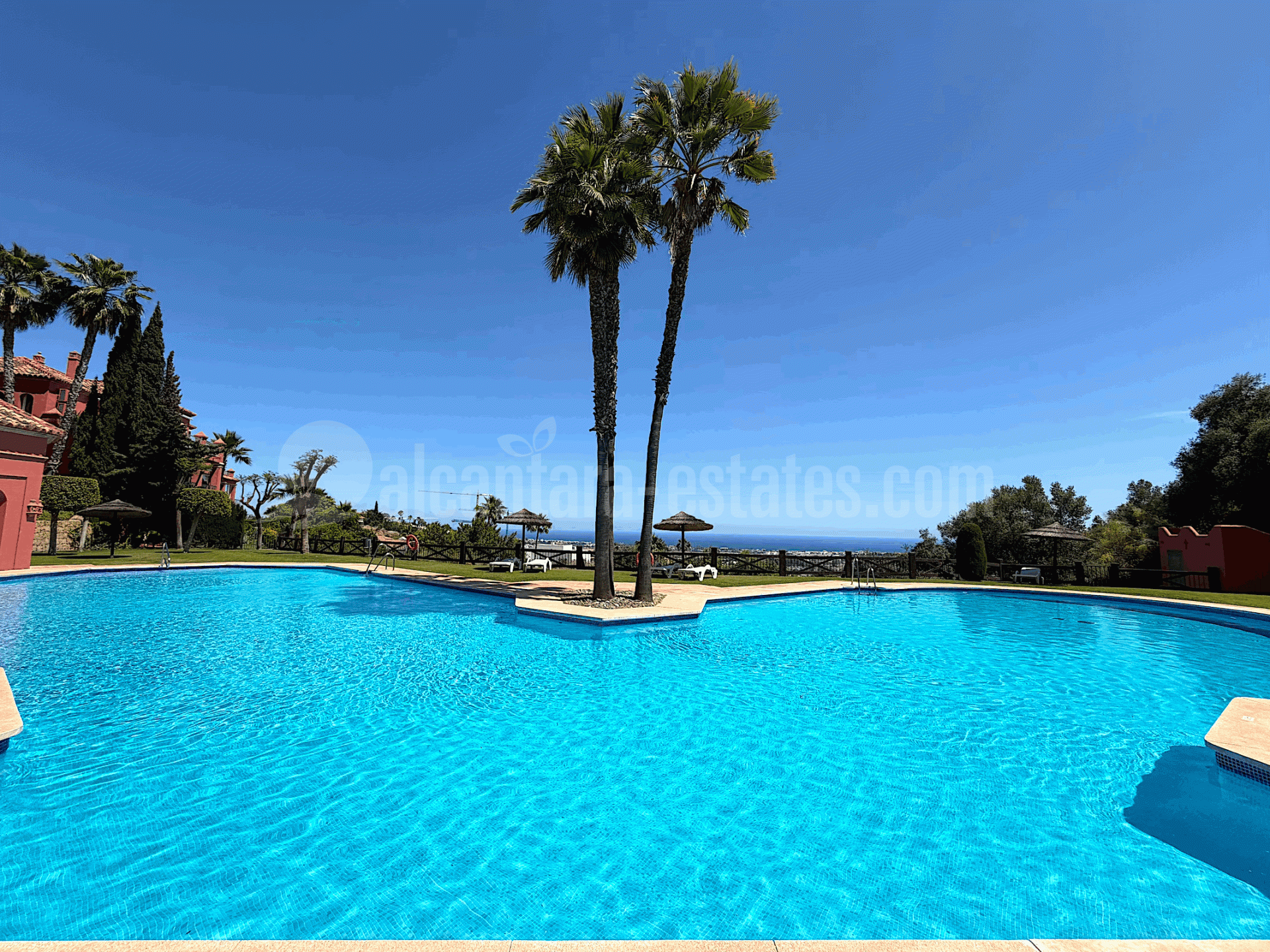 Apartamento Planta Baja en Monte Halcones, Benahavis