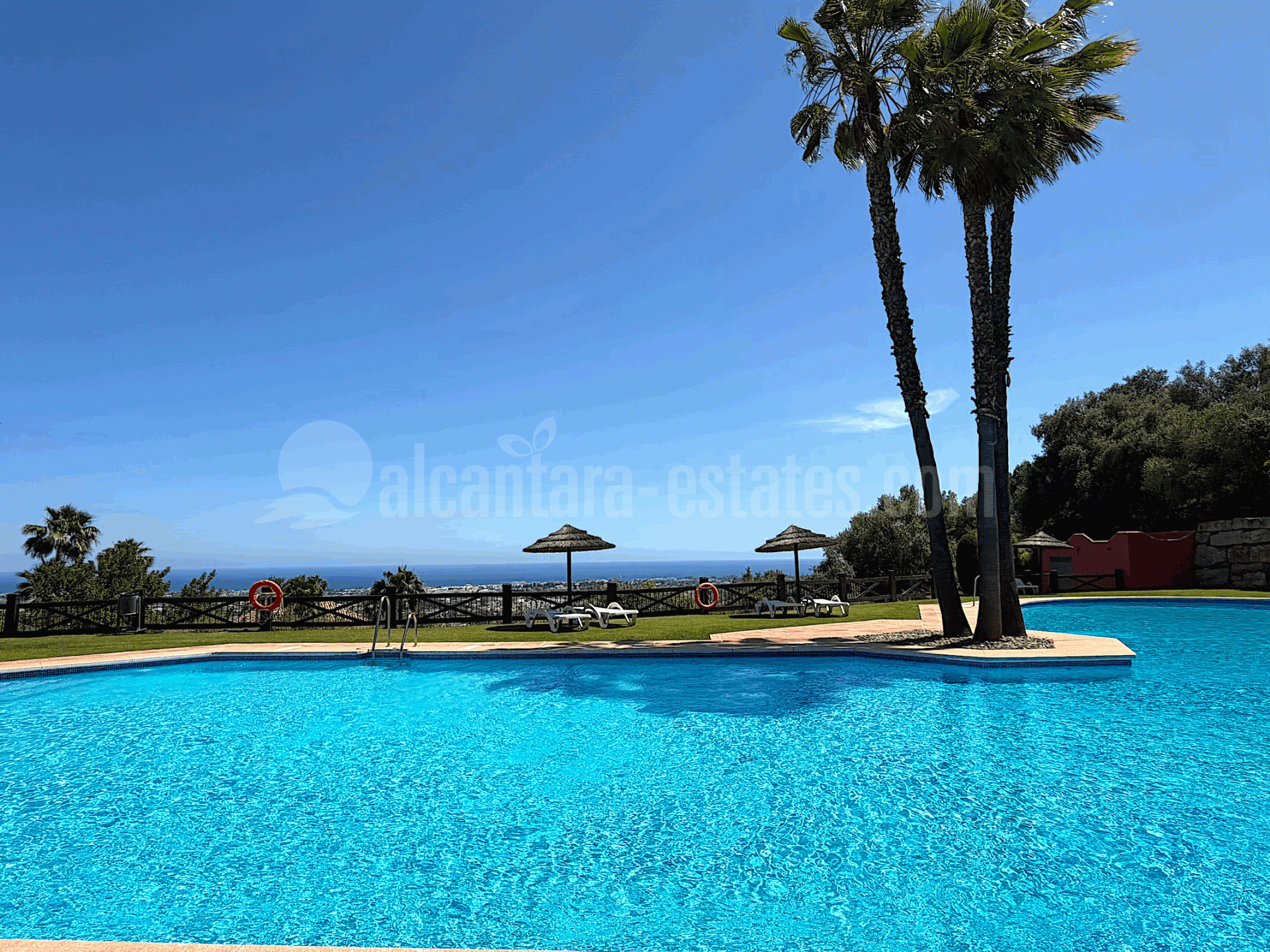 Apartamento Planta Baja en Monte Halcones, Benahavis