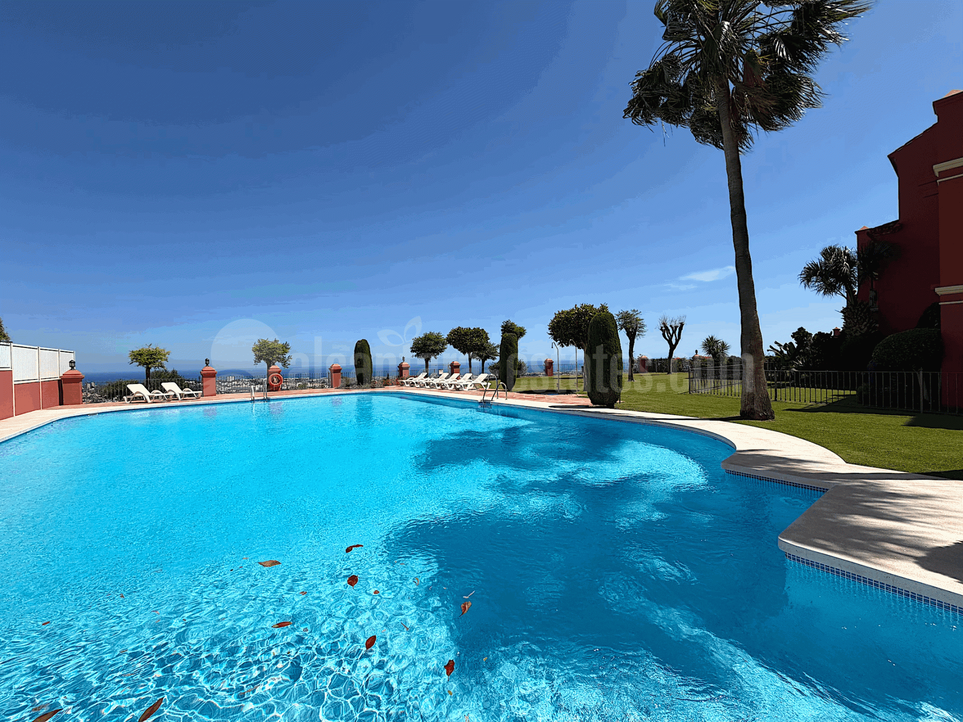 Apartamento Planta Baja en Monte Halcones, Benahavis