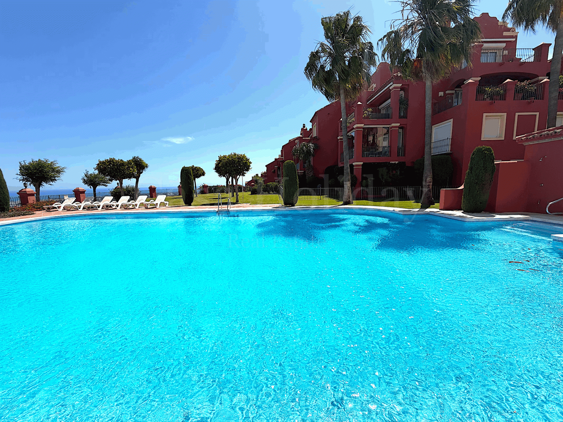 Ground Floor Apartment in Monte Halcones, Benahavis