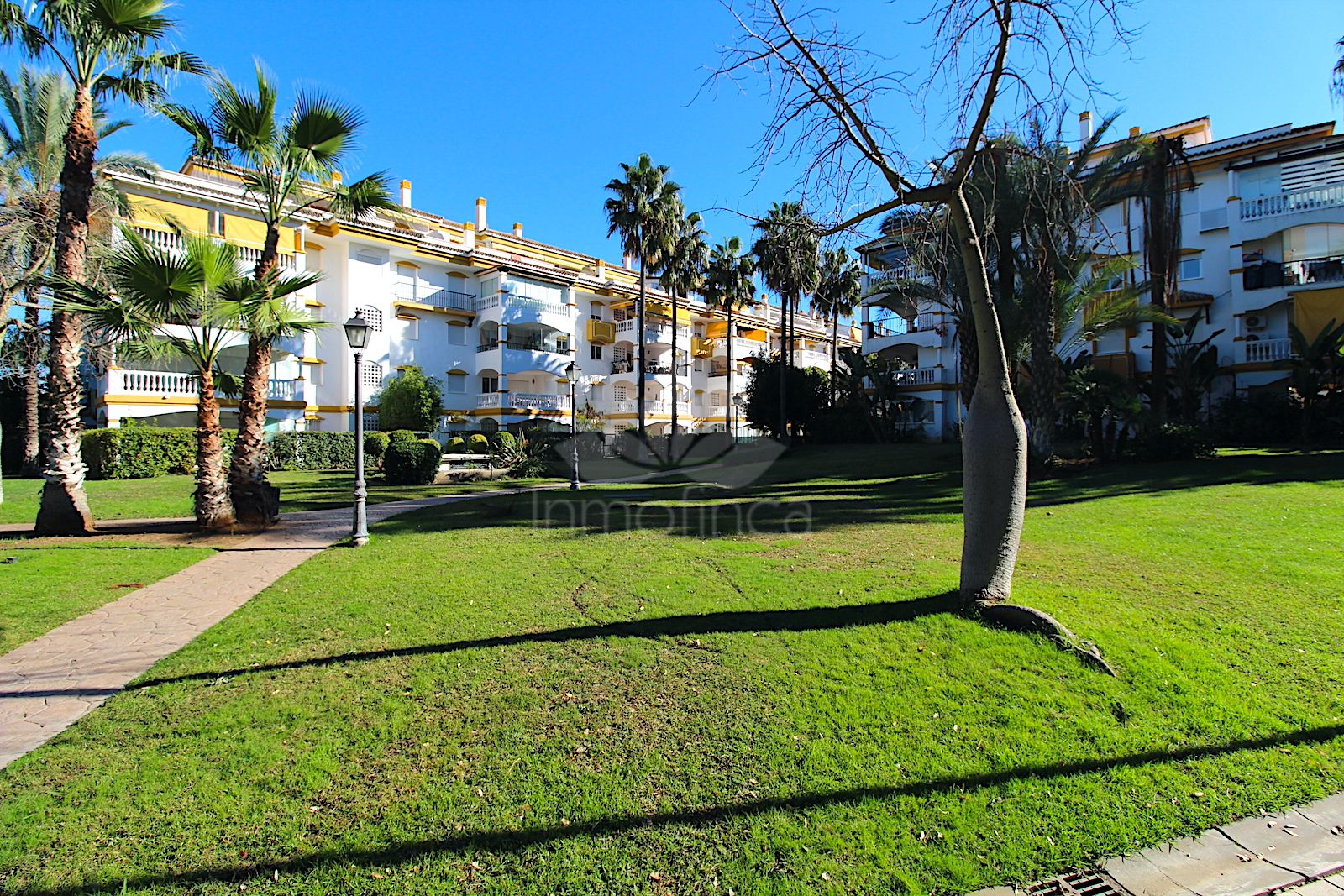 Apartamento Planta Baja en Nueva Andalucia, Marbella