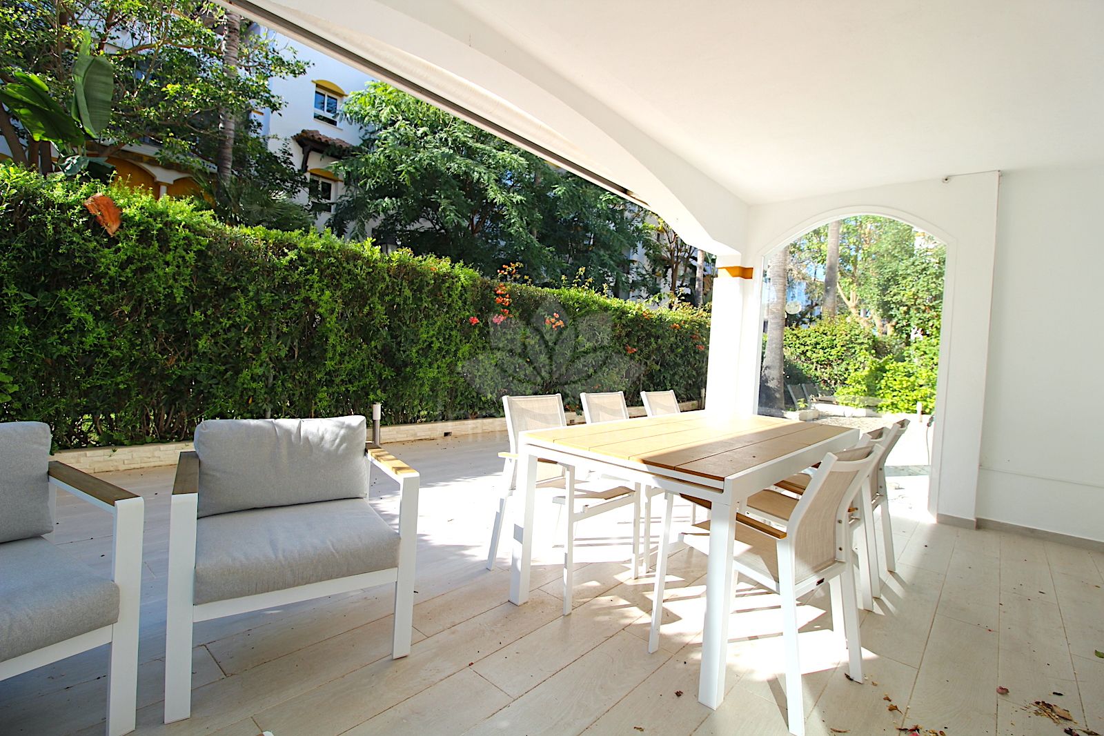 Apartamento Planta Baja en Nueva Andalucia, Marbella