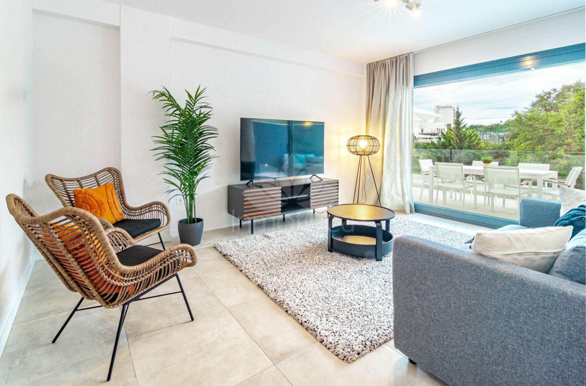 Apartamento en Las Mesas, Estepona
