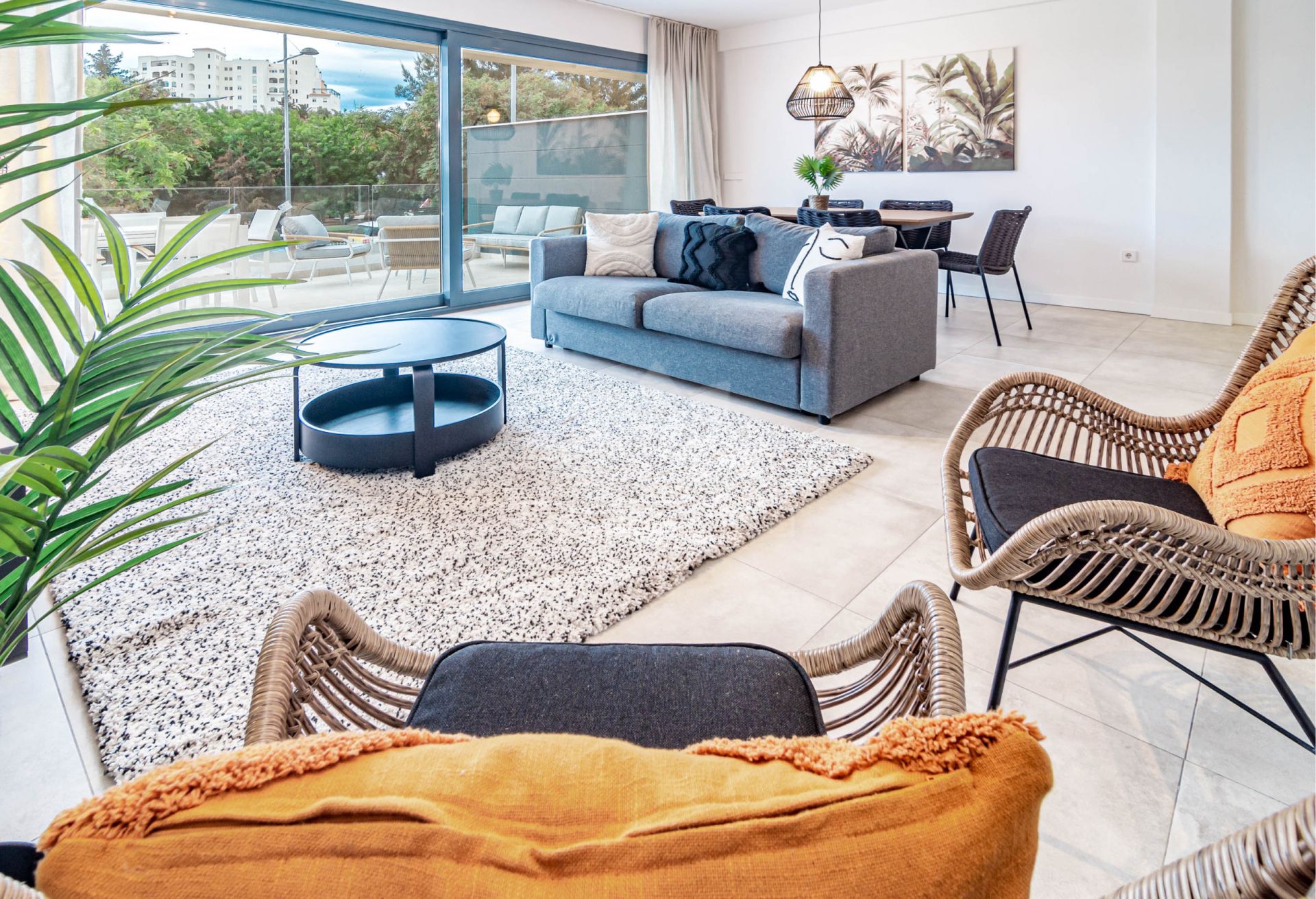 Apartamento en Las Mesas, Estepona