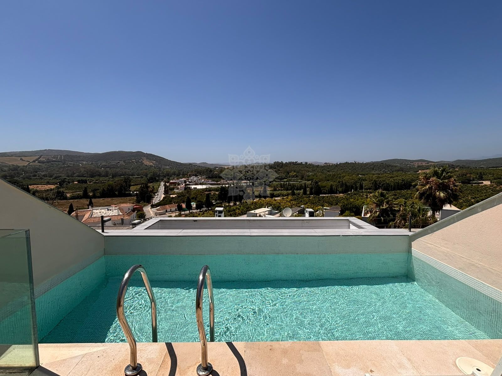Semi Detached House in San Enrique de Guadiaro