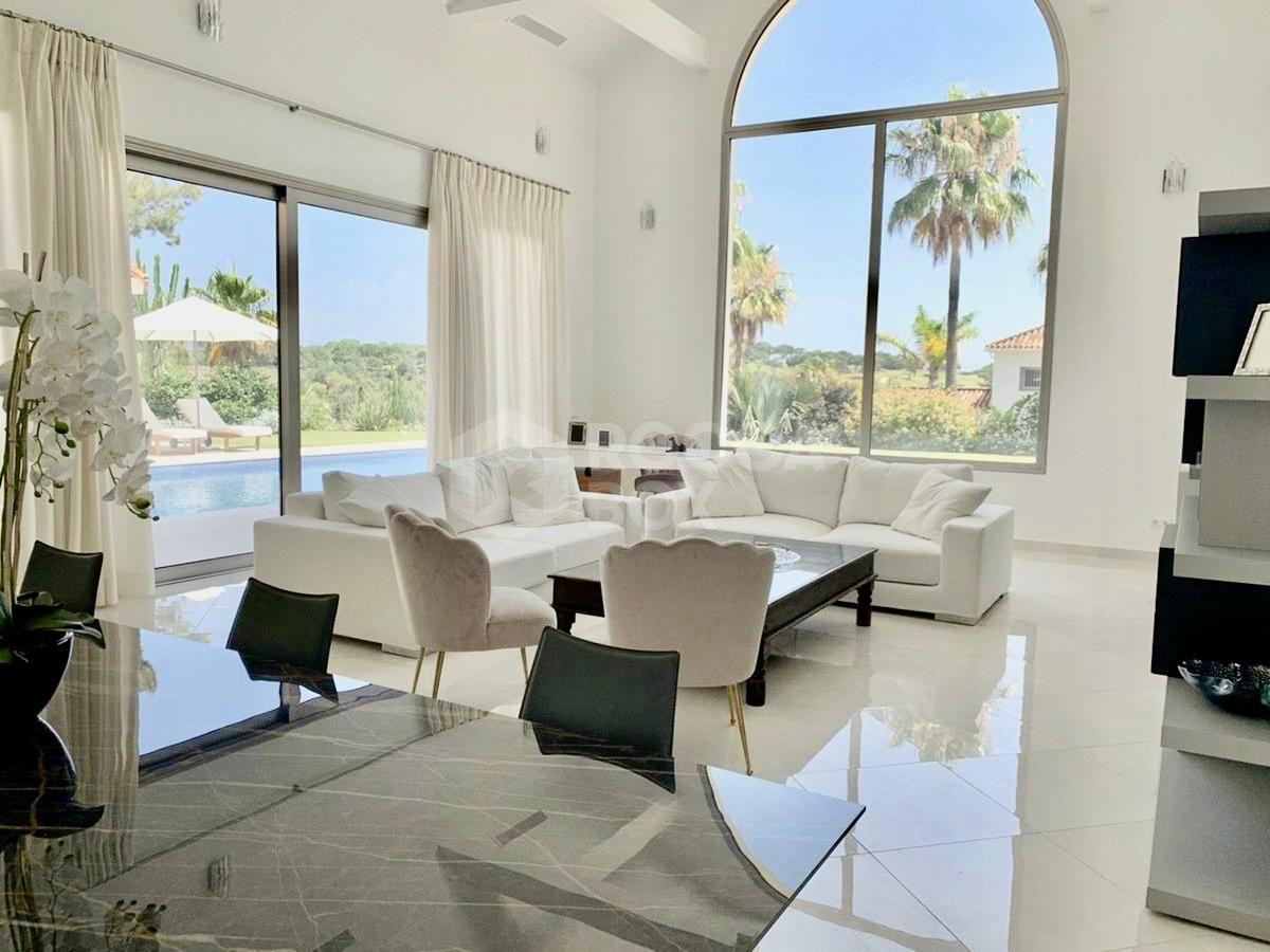 Stunning 5-Bedroom Villa on Valderrama Golf Course – Sotogrande