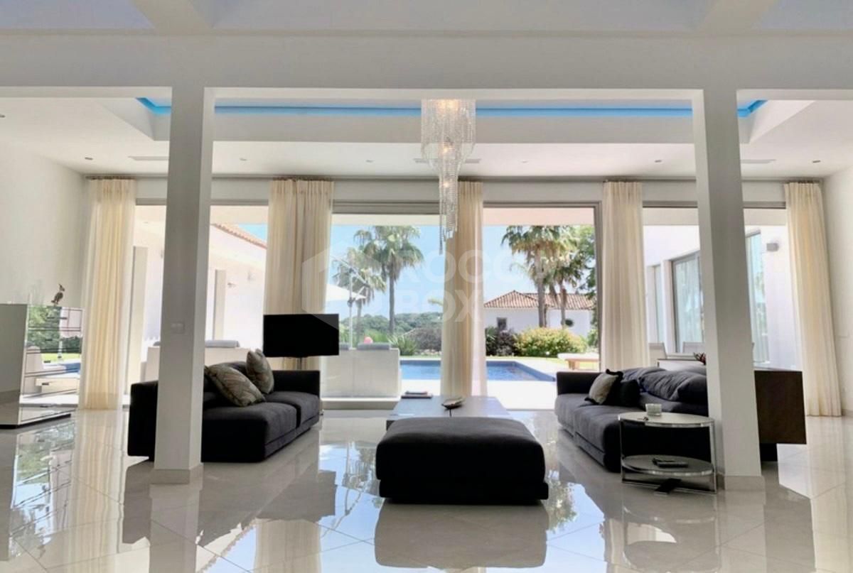 Stunning 5-Bedroom Villa on Valderrama Golf Course – Sotogrande