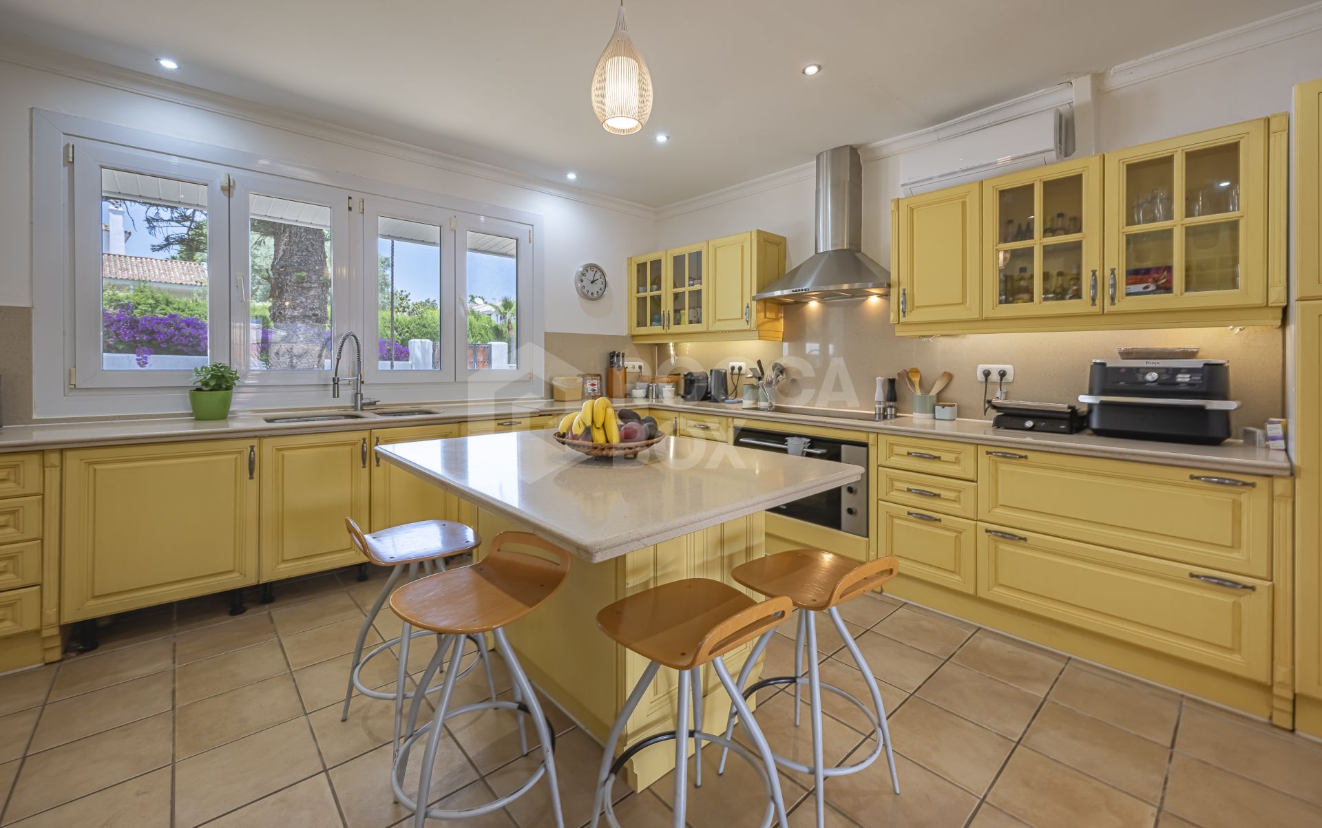 Stunning 7-Bedroom Villa with Pool, Terrace & Family-Friendly Amenities