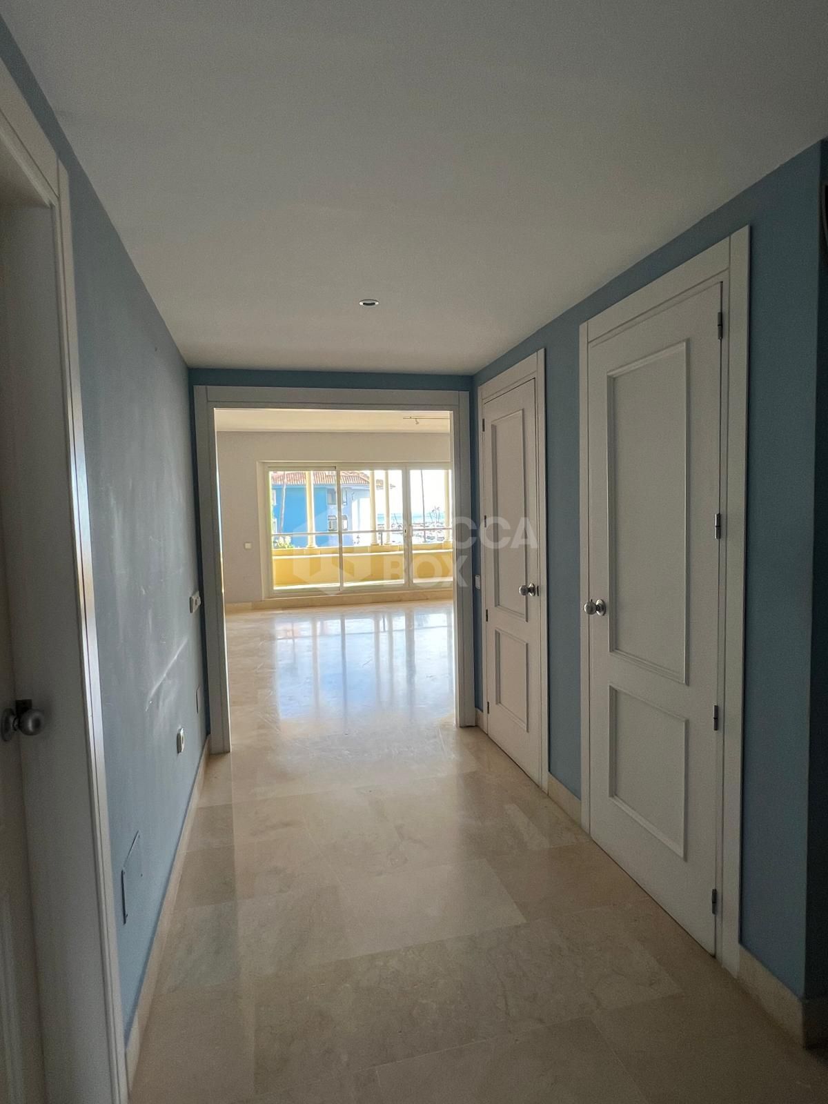 *Charming Marina Apartment with Stunning Sea Views in Sotogrande Port*