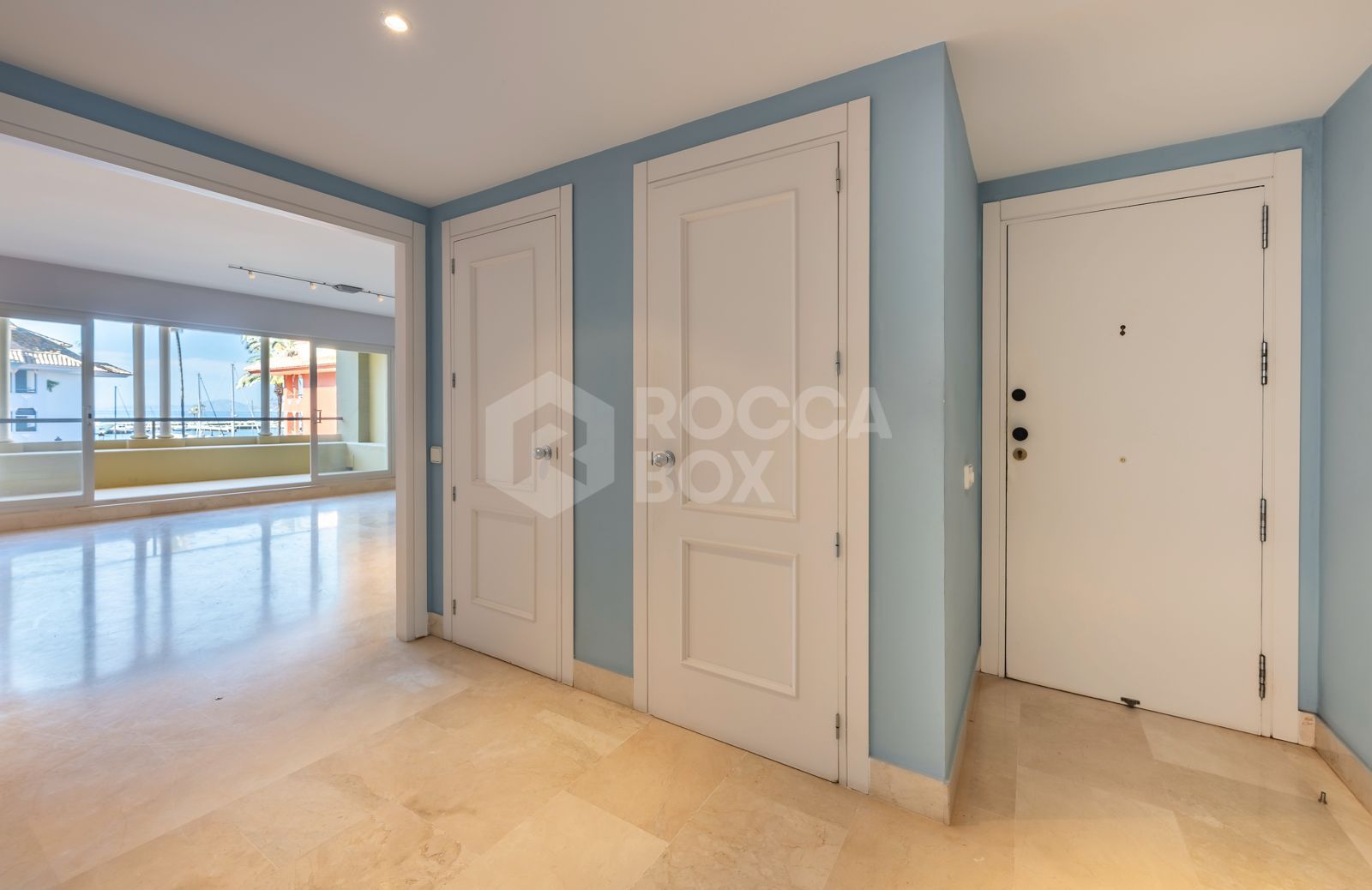 *Charming Marina Apartment with Stunning Sea Views in Sotogrande Port*