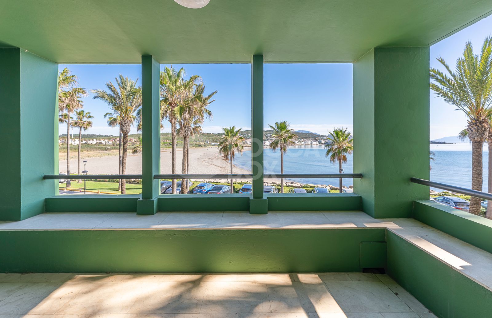 *Charming Marina Apartment with Stunning Sea Views in Sotogrande Port*