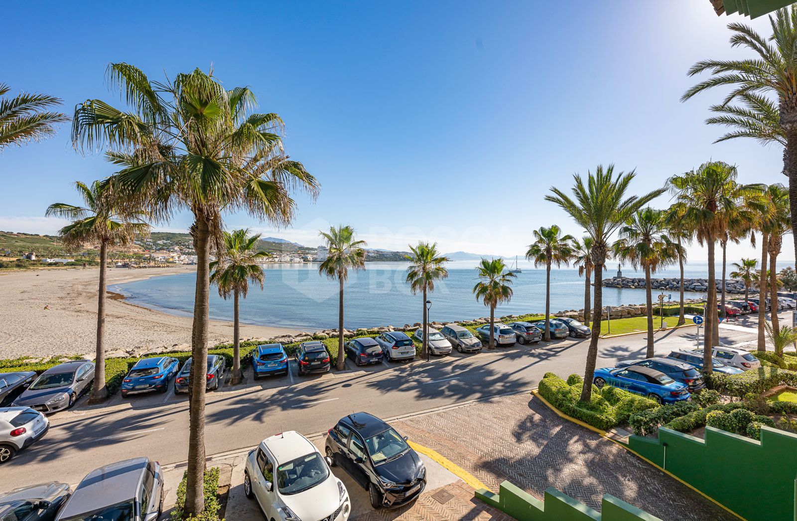 *Charming Marina Apartment with Stunning Sea Views in Sotogrande Port*